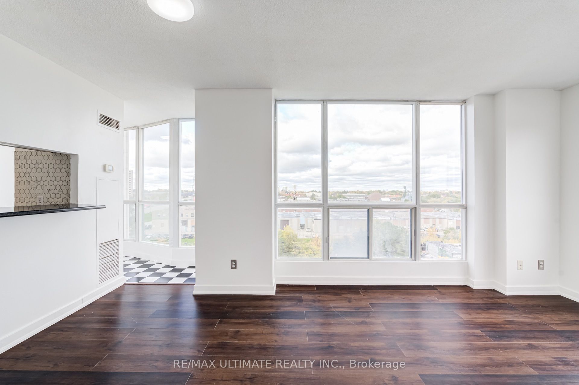 1470 Midland Avenue 601 Property Photo 18