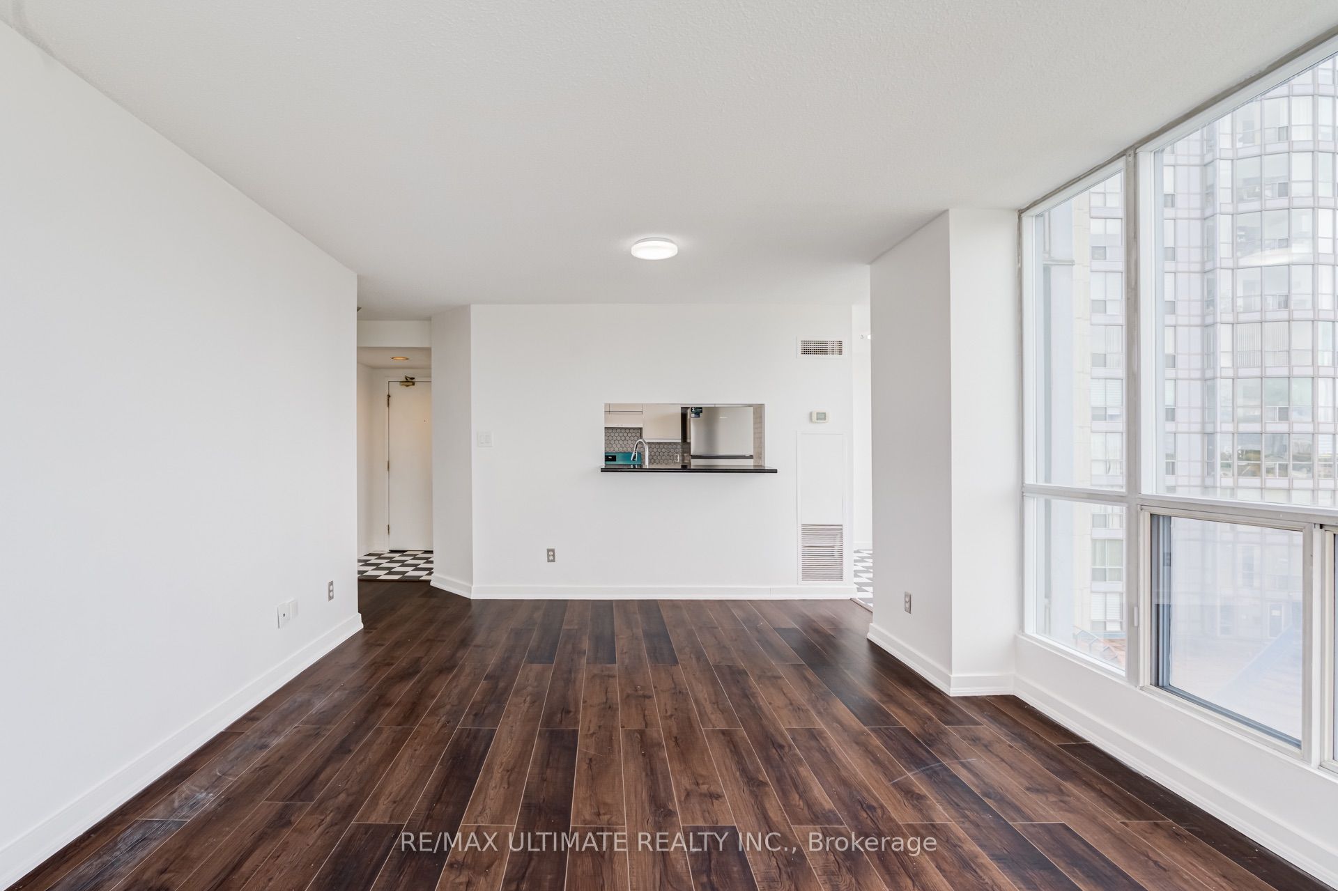 1470 Midland Avenue 601 Property Photo 19