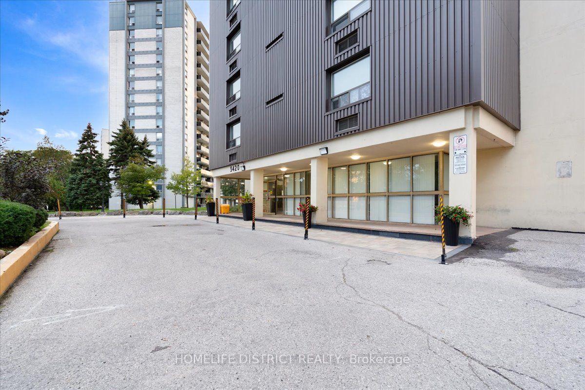 3420 Eglinton Avenue E 404 Property Photo 3