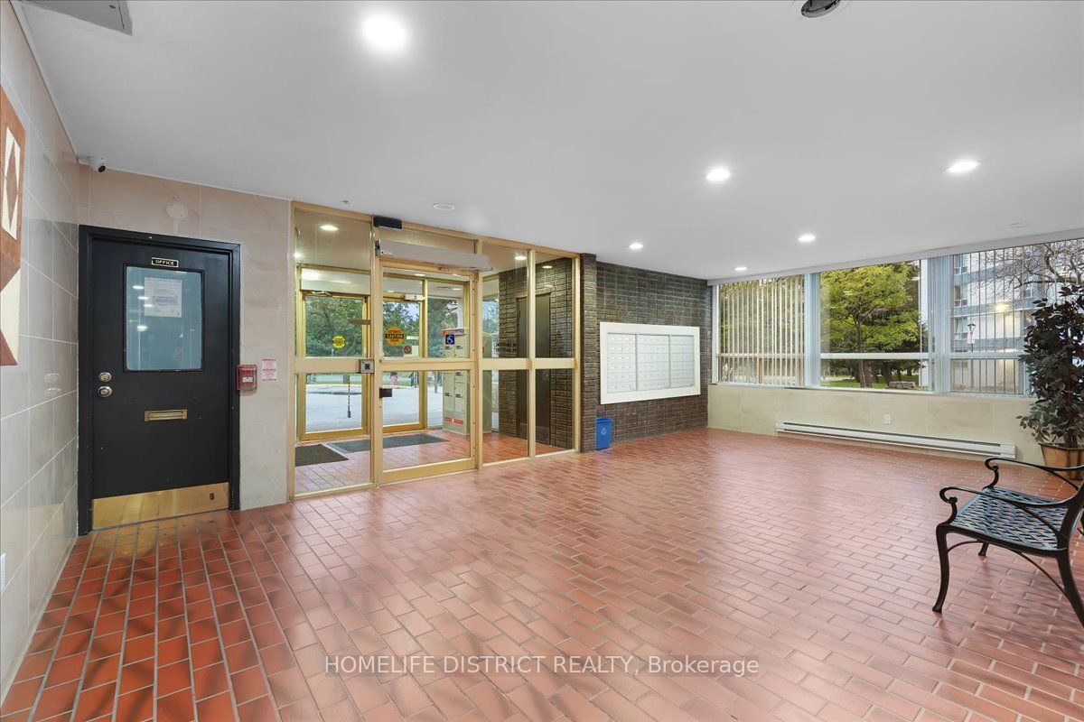 3420 Eglinton Avenue E 404 Property Photo 4