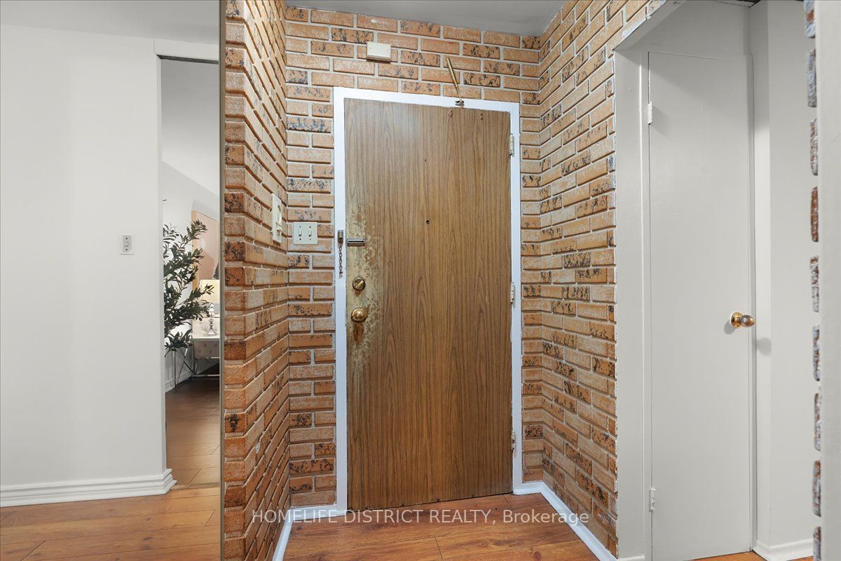 3420 Eglinton Avenue E 404 Property Photo 7