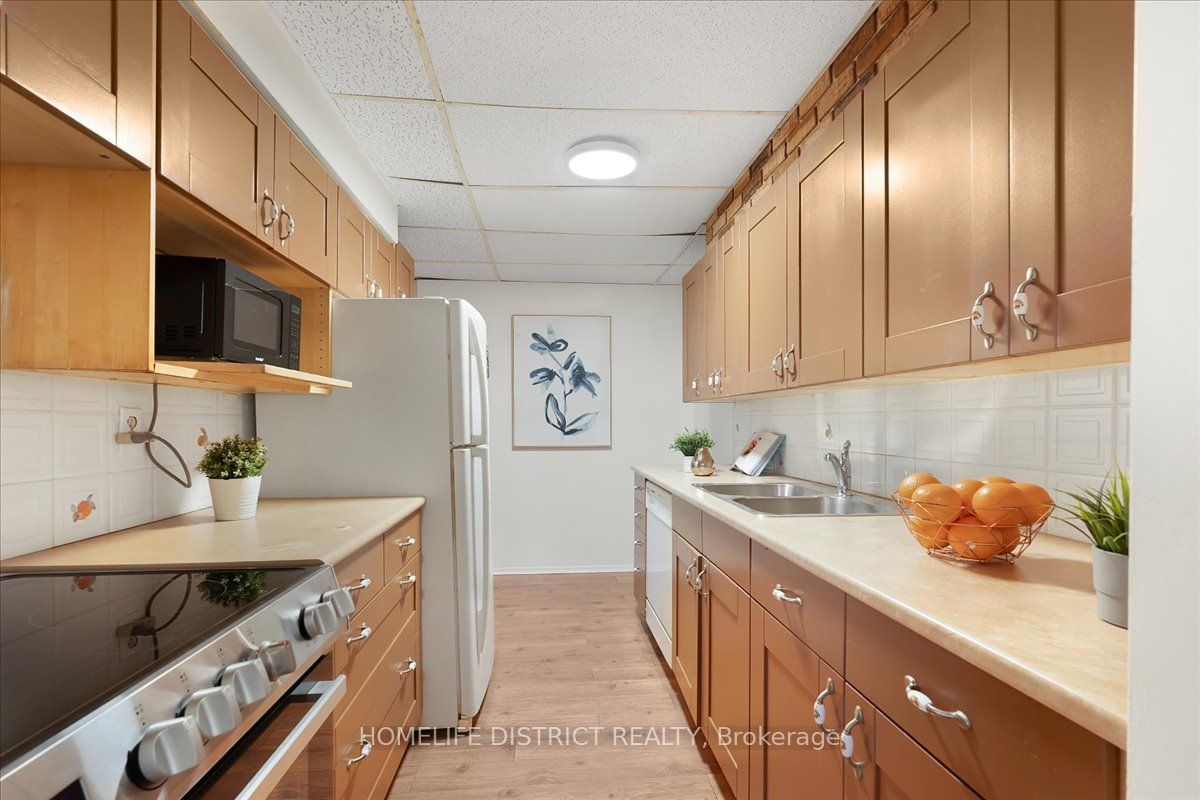 3420 Eglinton Avenue E 404 Property Photo 12