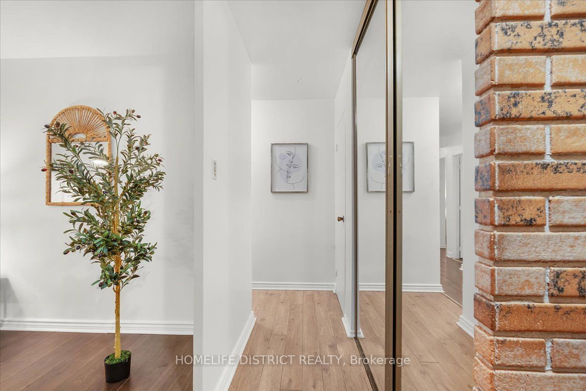 3420 Eglinton Avenue E 404 Property Photo 17