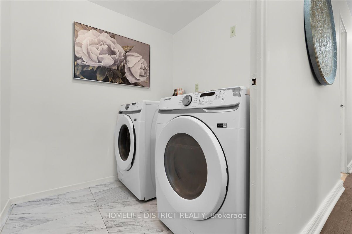 3420 Eglinton Avenue E 404 Property Photo 28