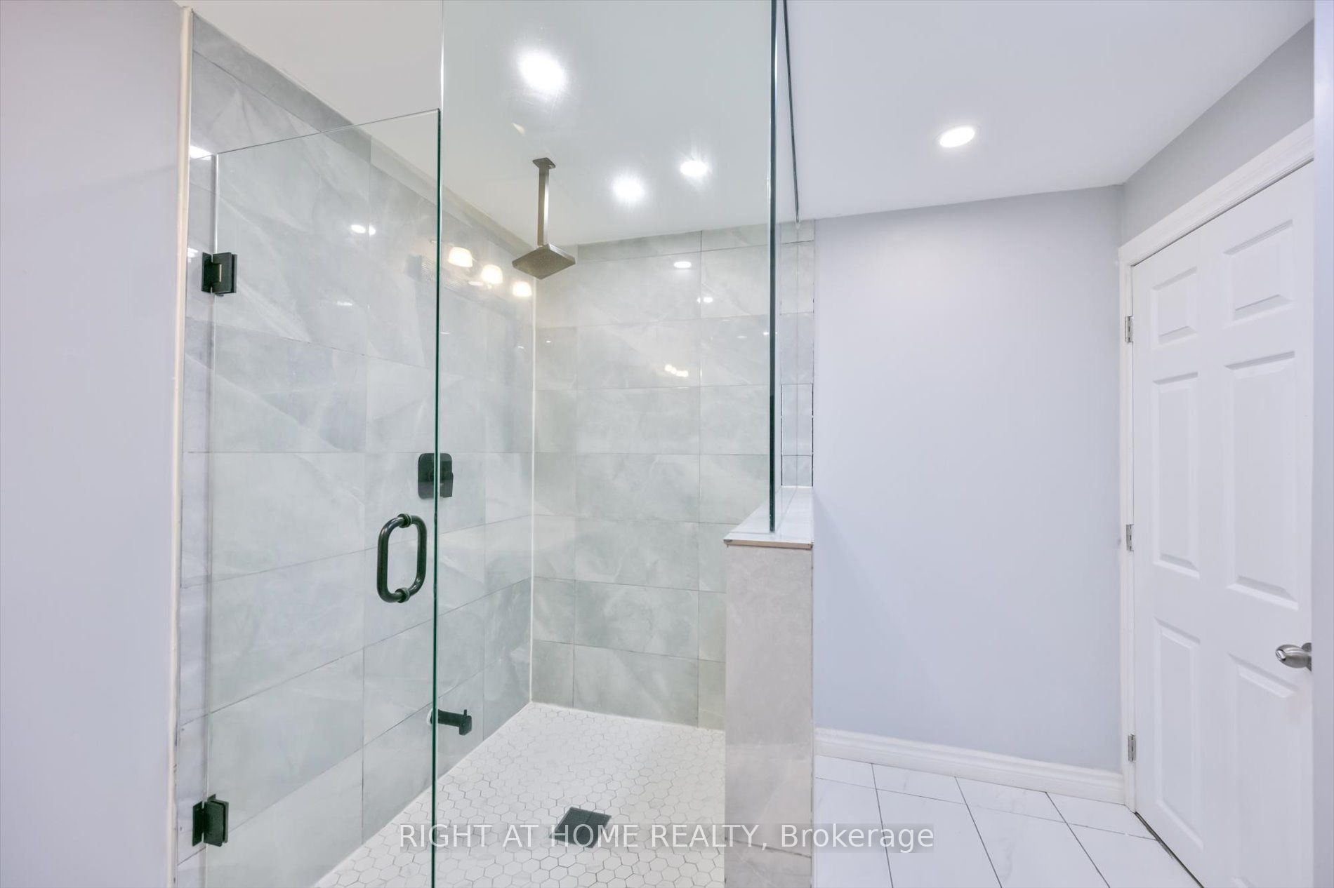 57 Hopkinson Crescent Property Photo 44