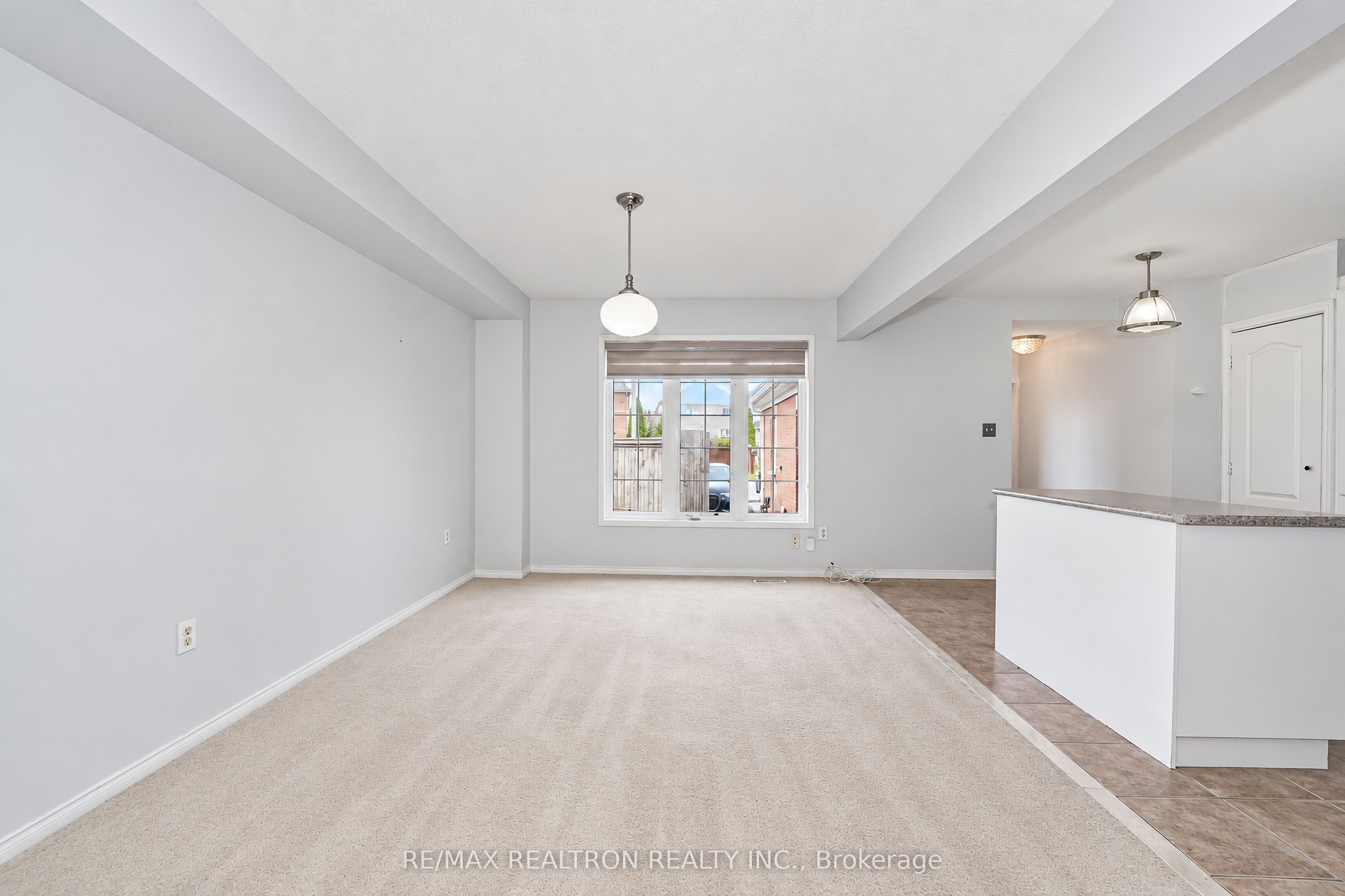 90 Williamson Drive E Property Photo 9