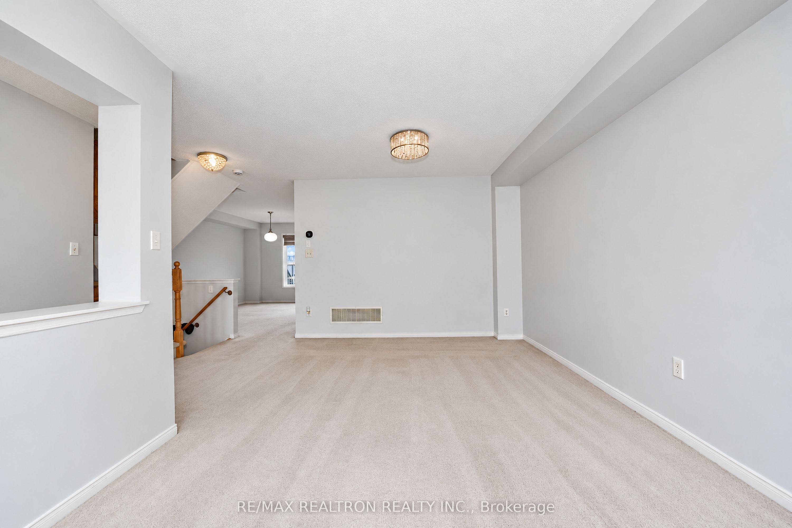 90 Williamson Drive E Property Photo 13