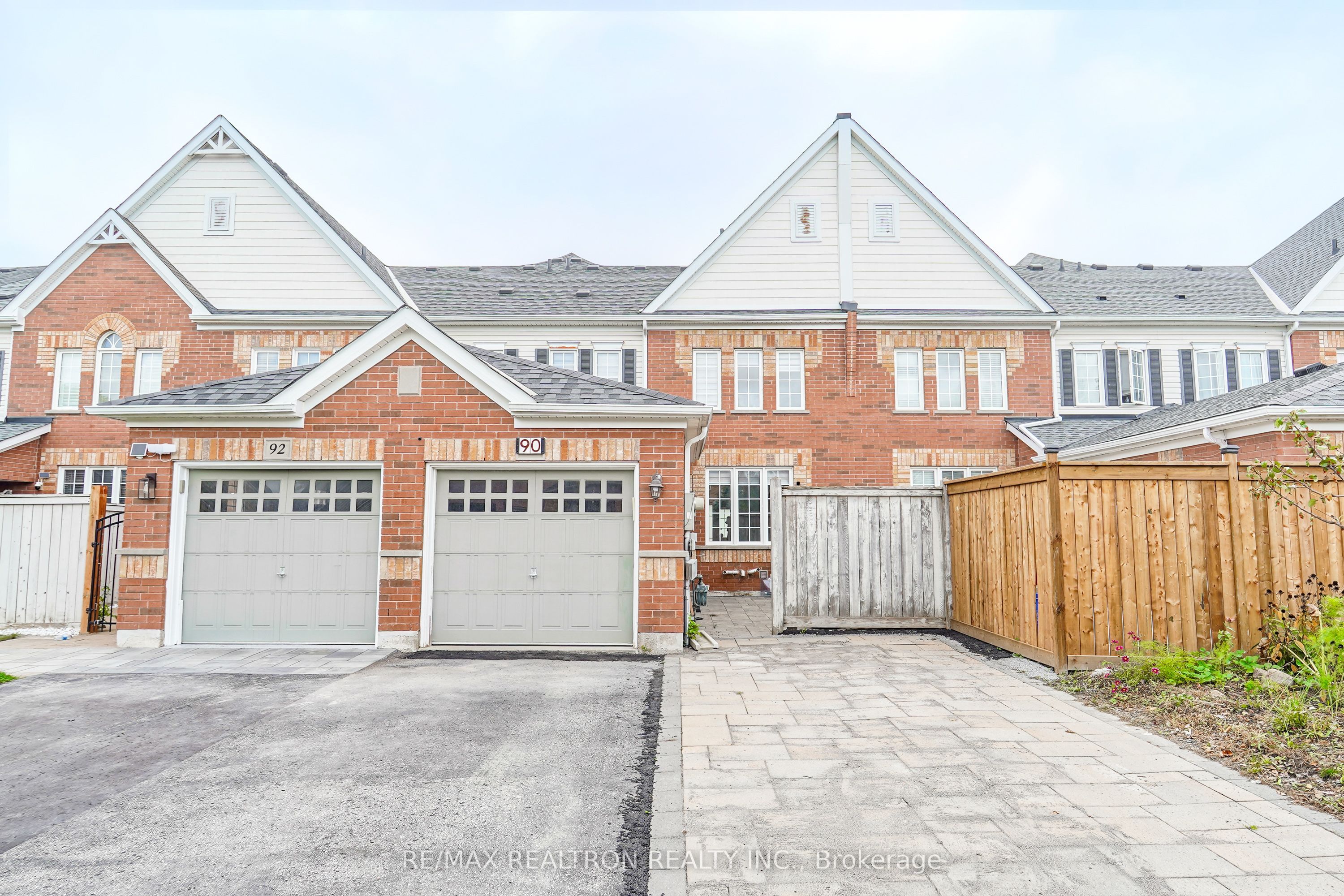 90 Williamson Drive E Property Photo 29