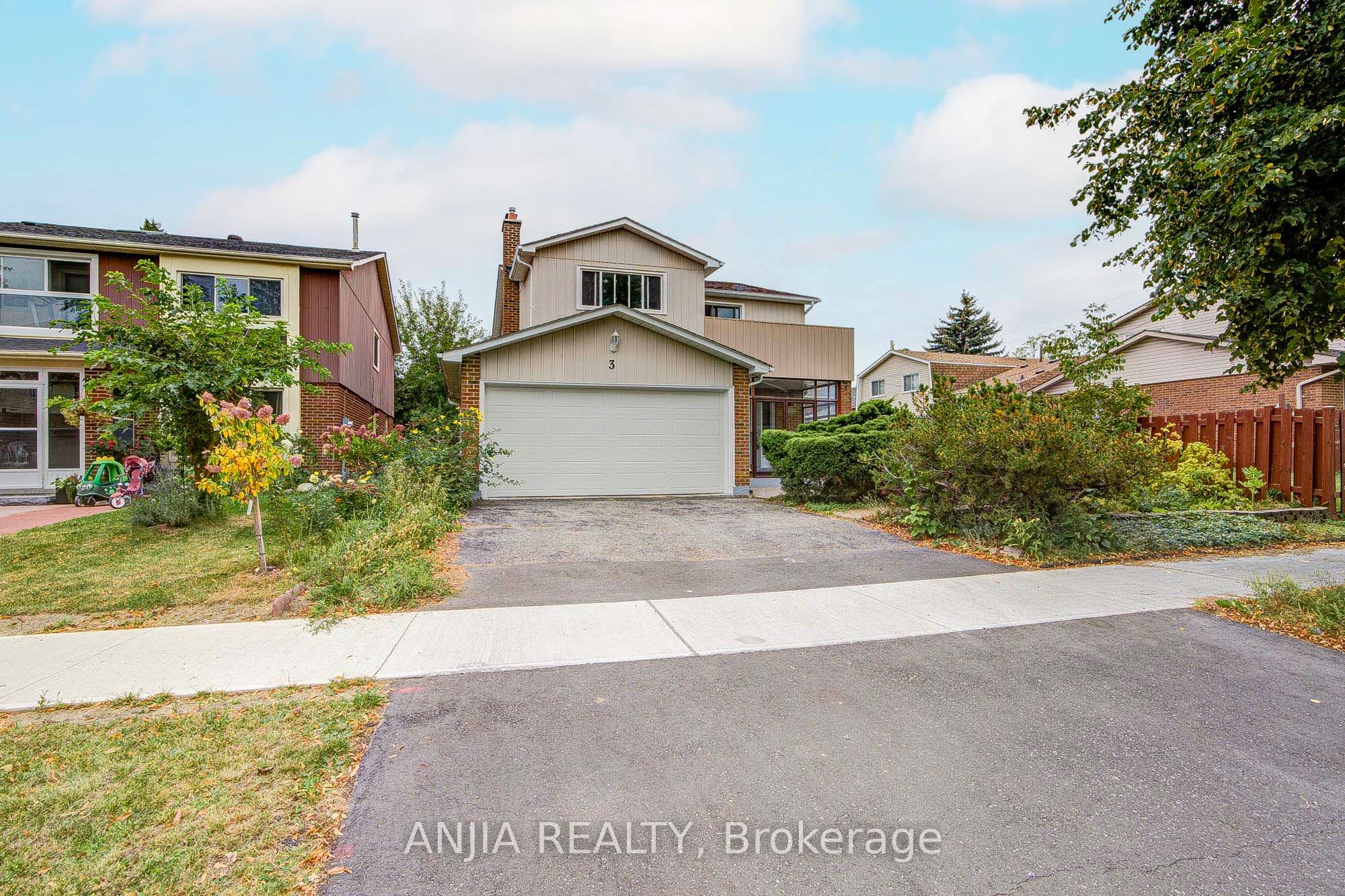 3 Mossbrook Crescent Property Photo 1