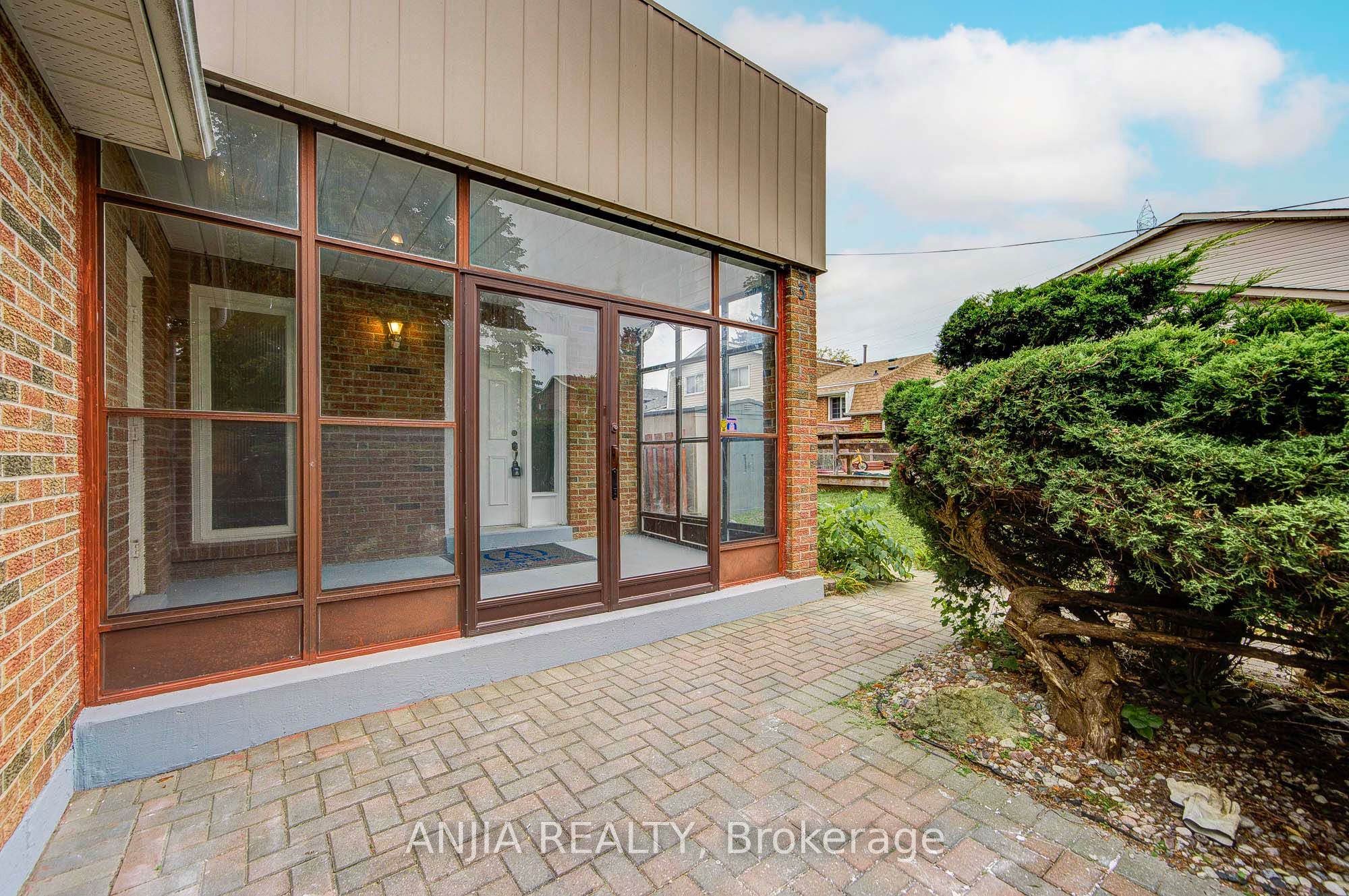 3 Mossbrook Crescent Property Photo 3