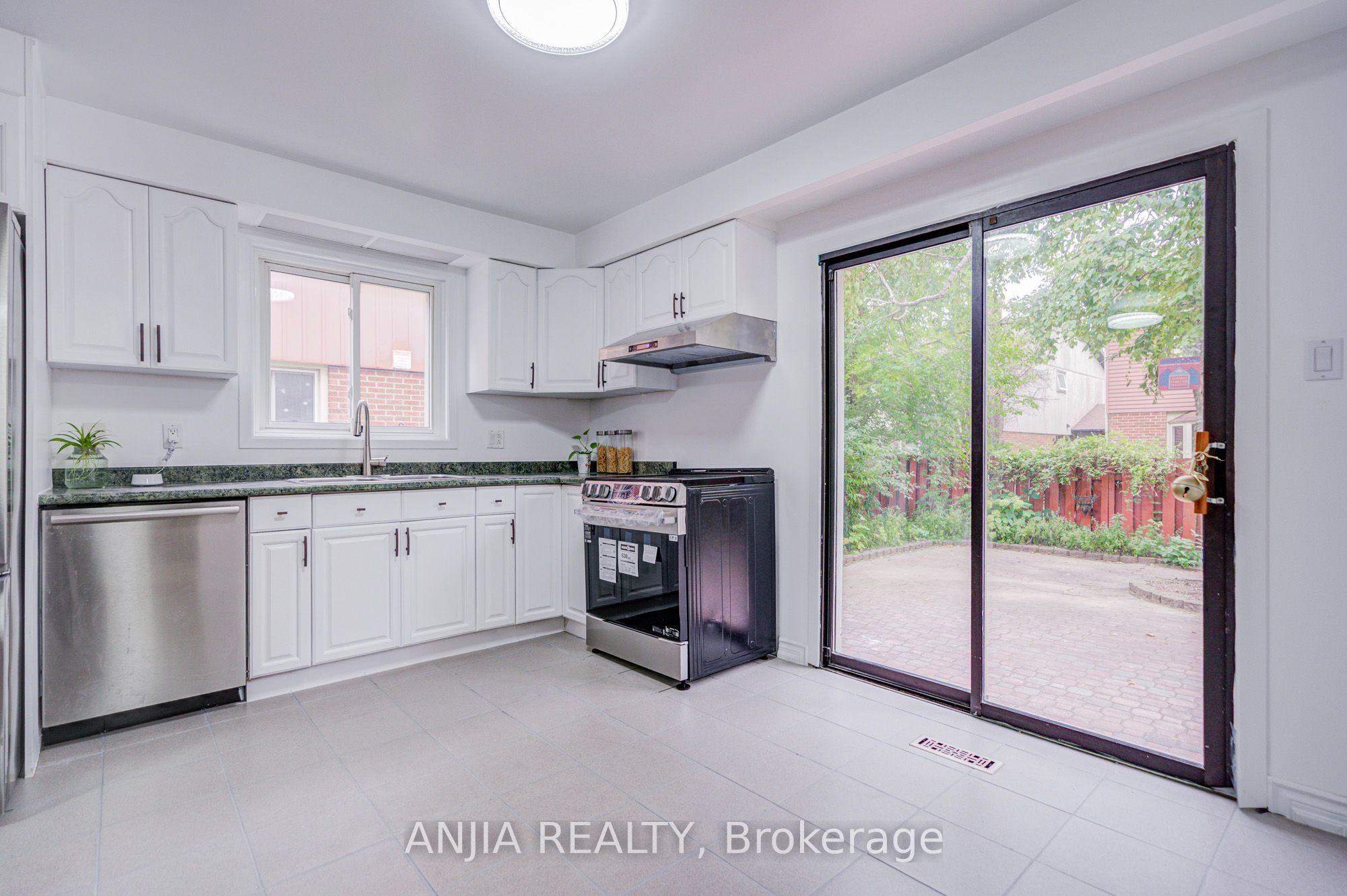 3 Mossbrook Crescent Property Photo 15