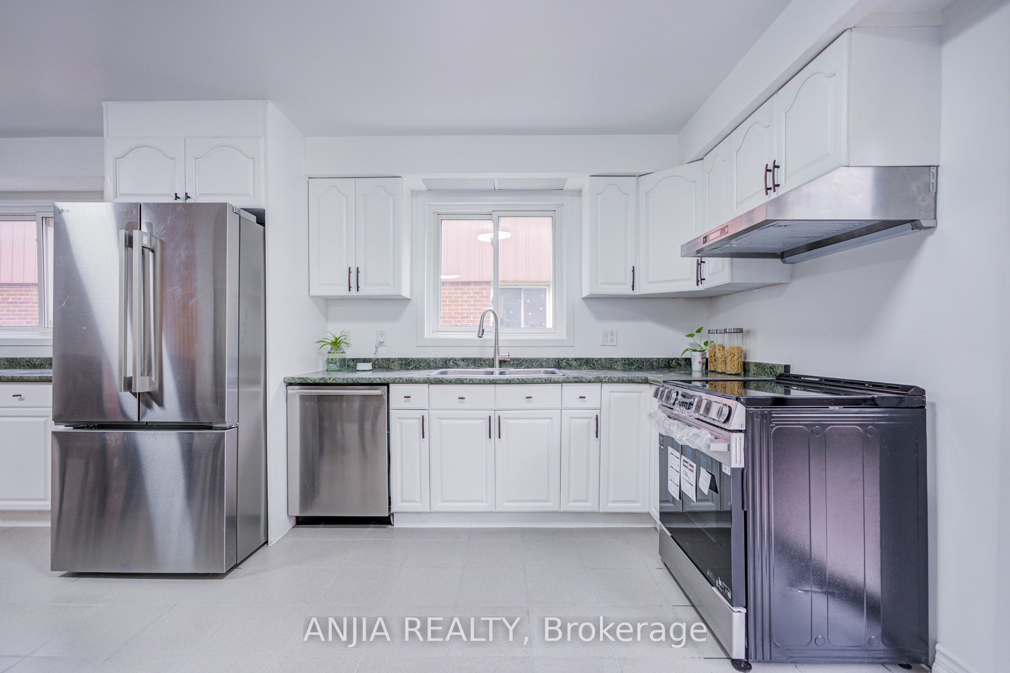 3 Mossbrook Crescent Property Photo 16