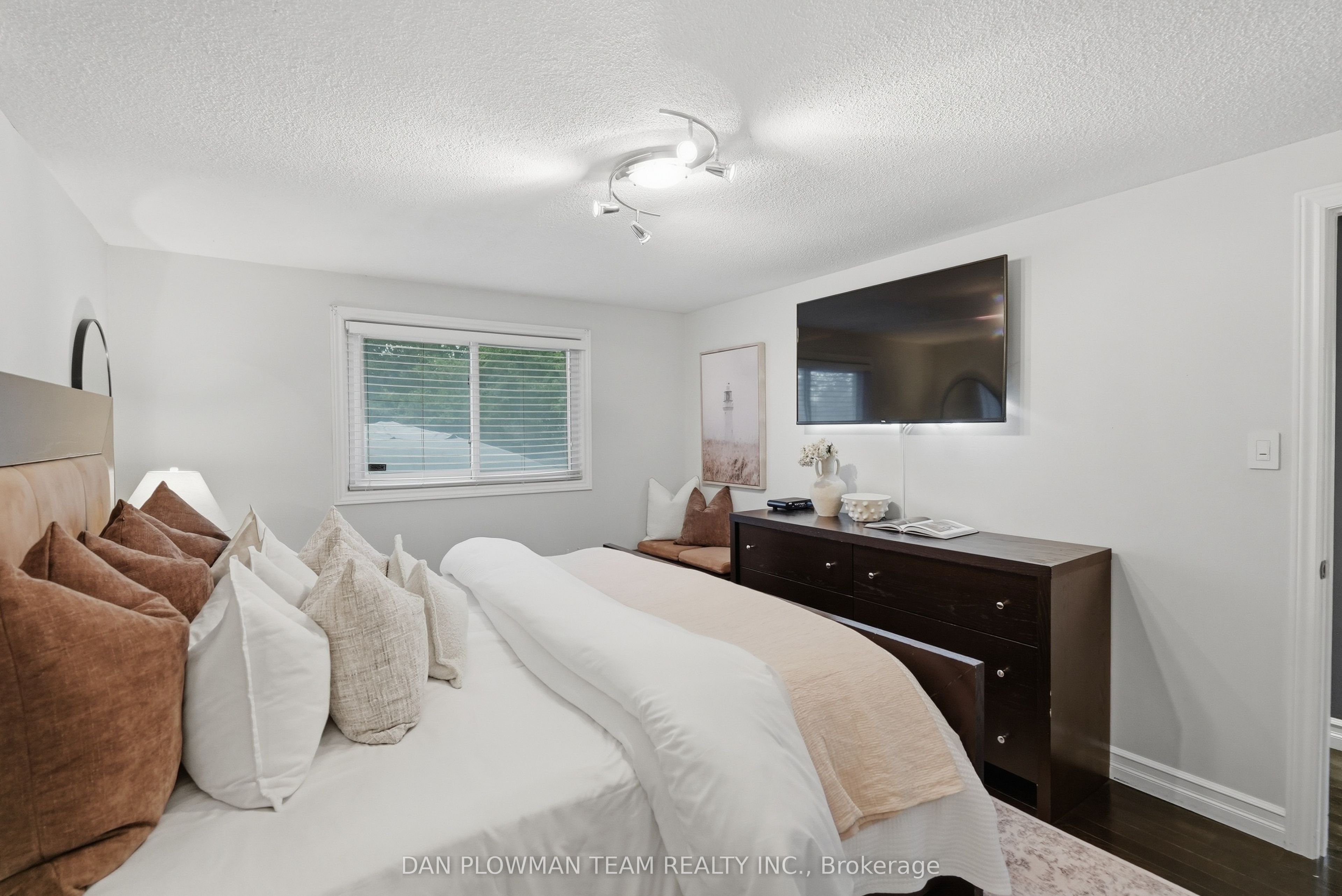 77 Hialeah Crescent Property Photo 18