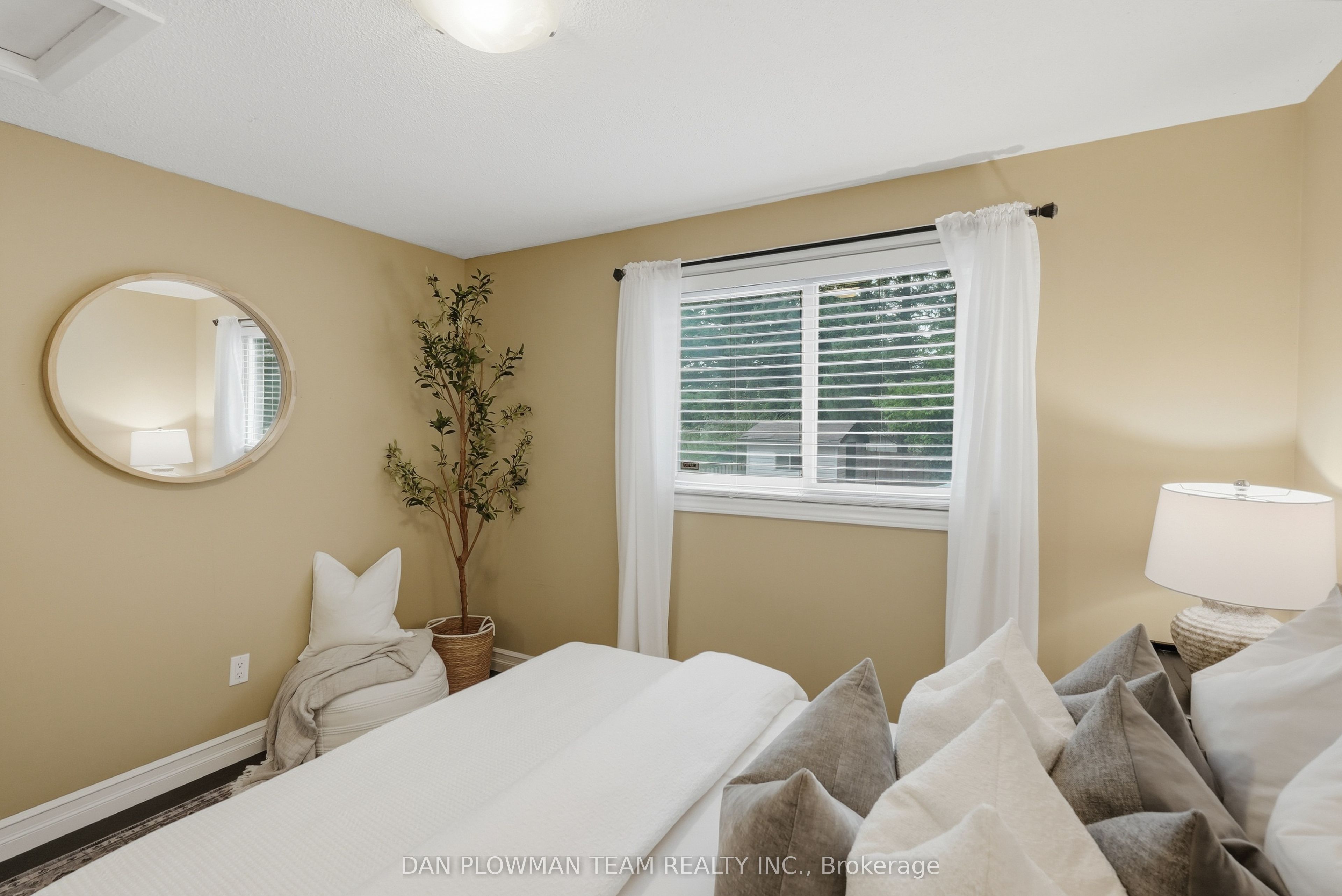 77 Hialeah Crescent Property Photo 21
