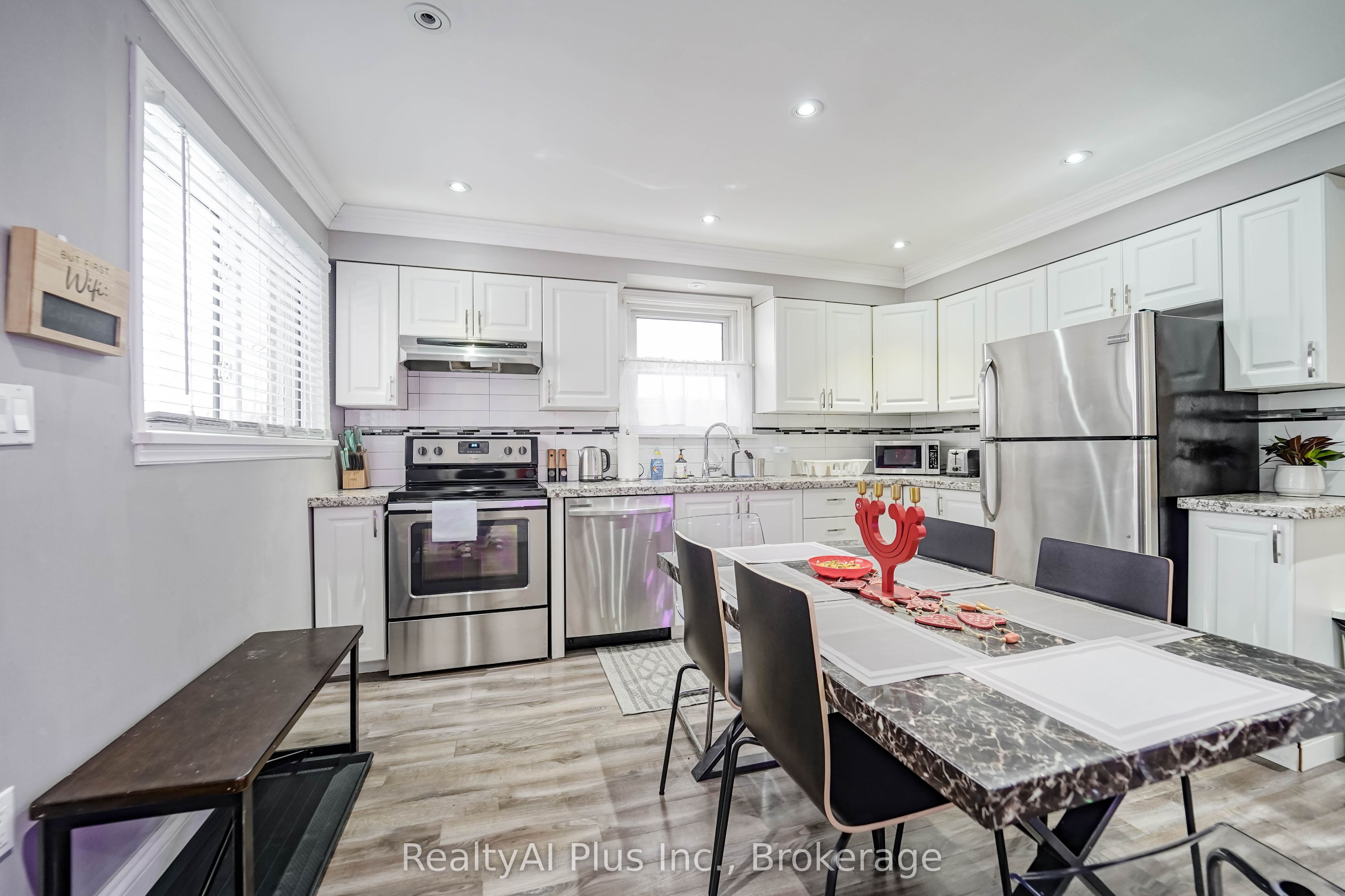 137 Banting Avenue Property Photo 5