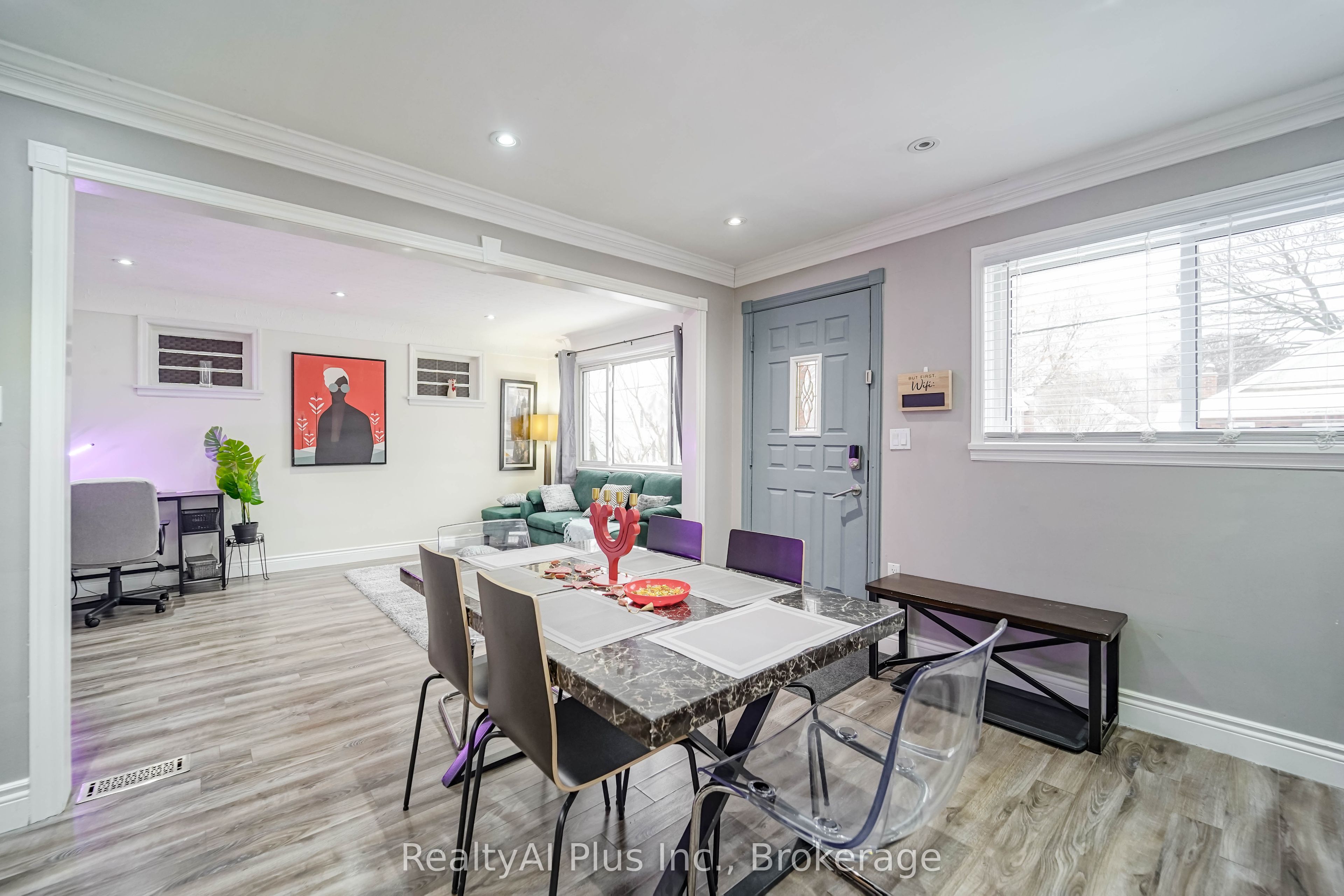 137 Banting Avenue Property Photo 9