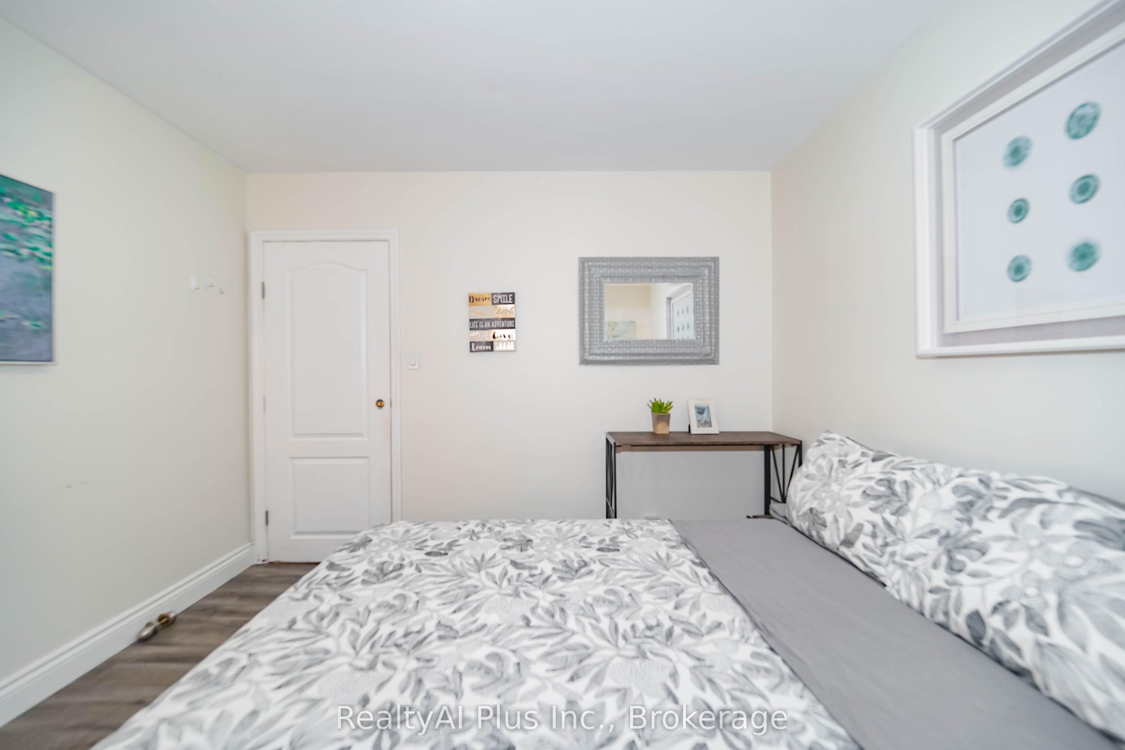 137 Banting Avenue Property Photo 24