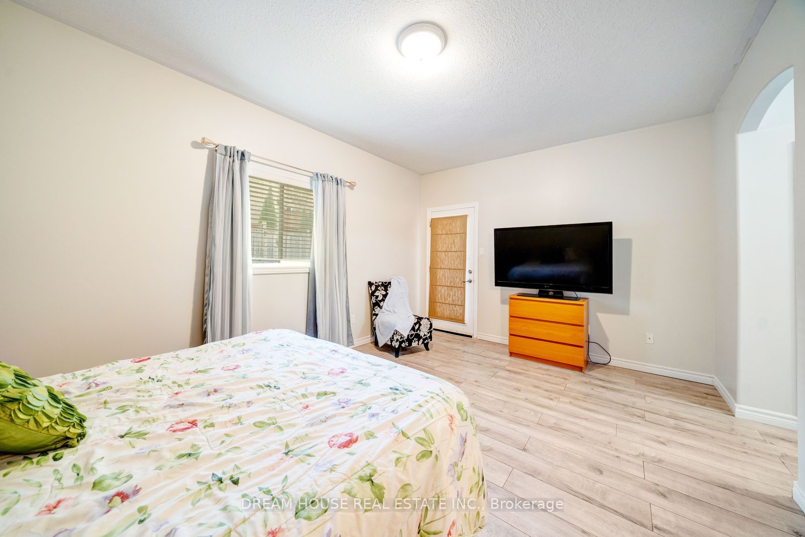 186 Fenning Drive Property Photo 16