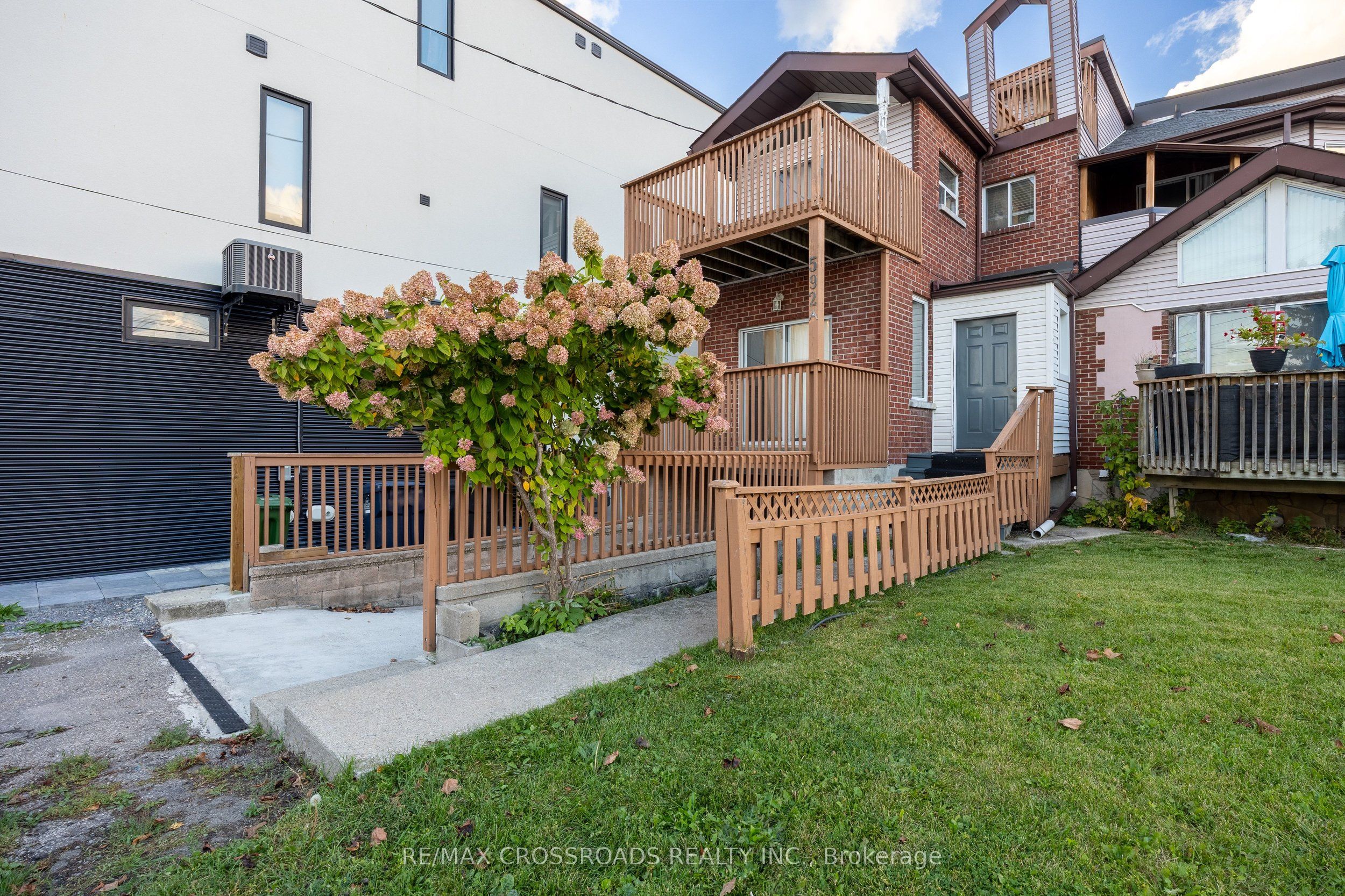 592a Danforth Road Property Photo 1