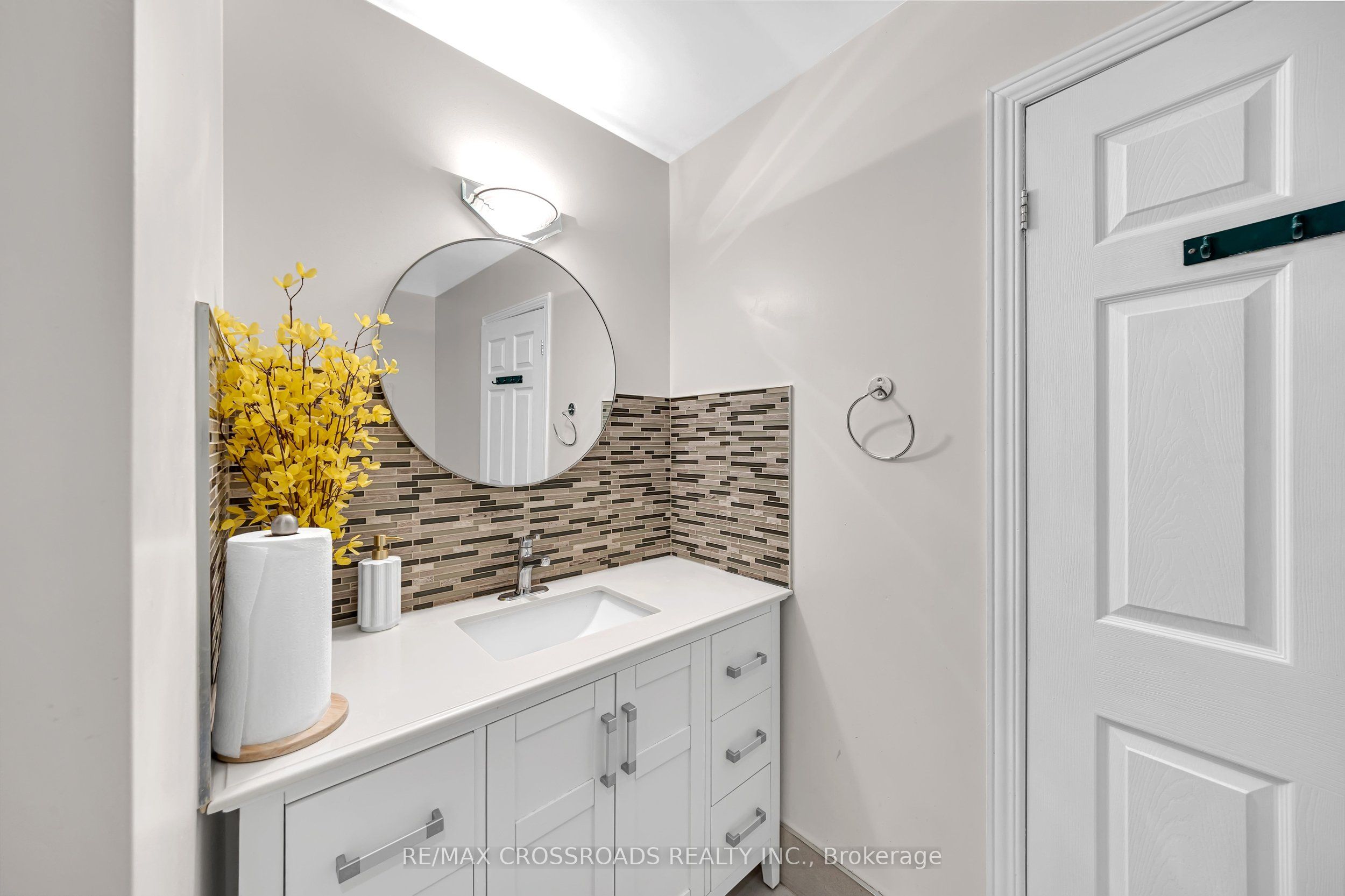 592a Danforth Road Property Photo 24