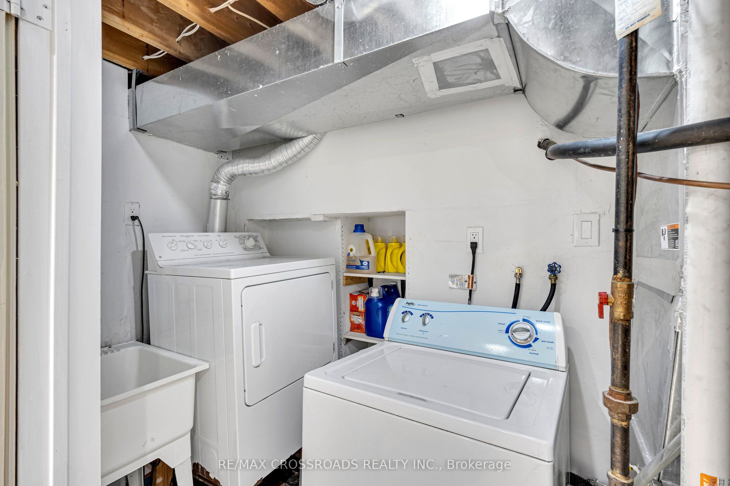 592a Danforth Road Property Photo 34