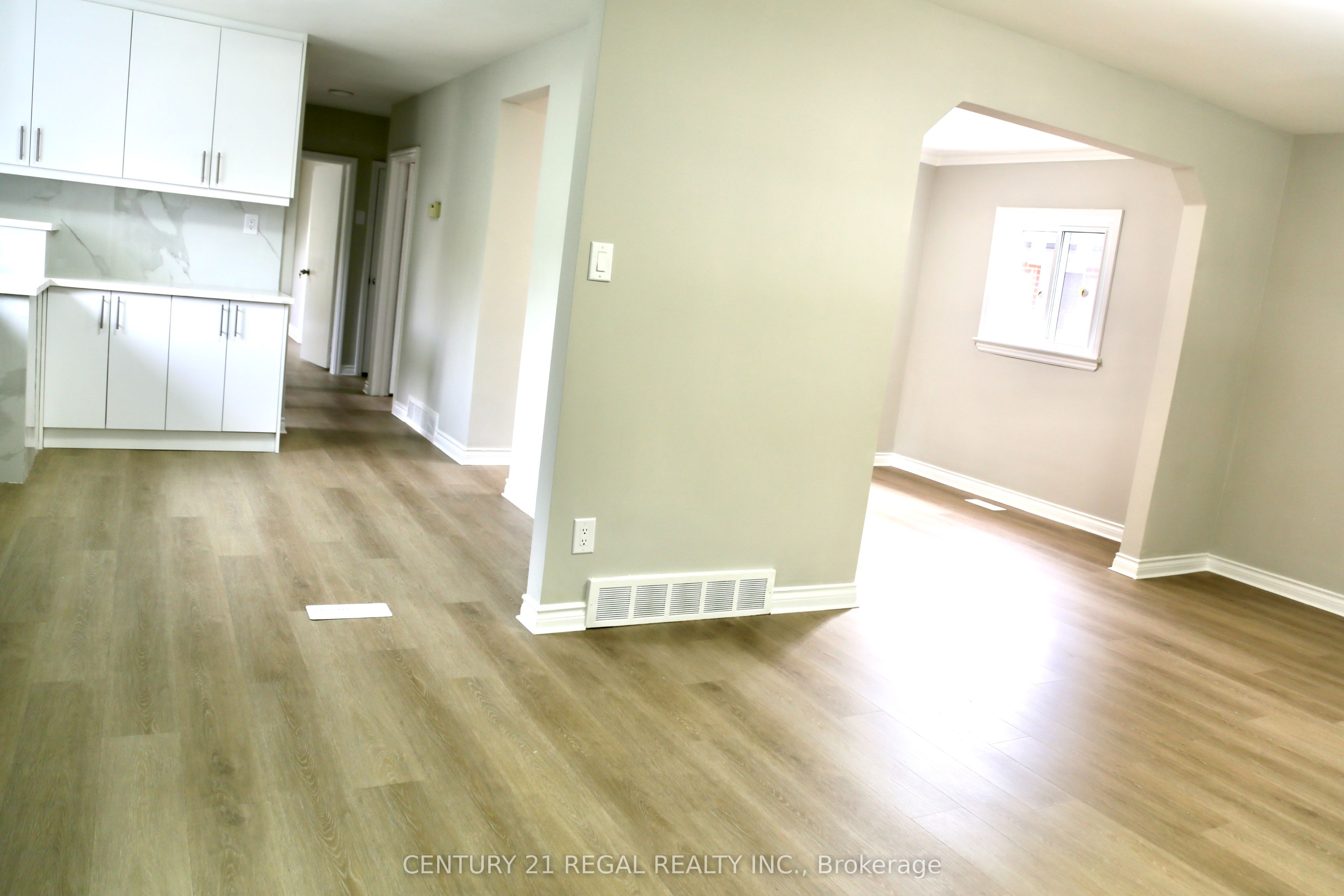 987 Victoria Park Avenue Property Photo 5