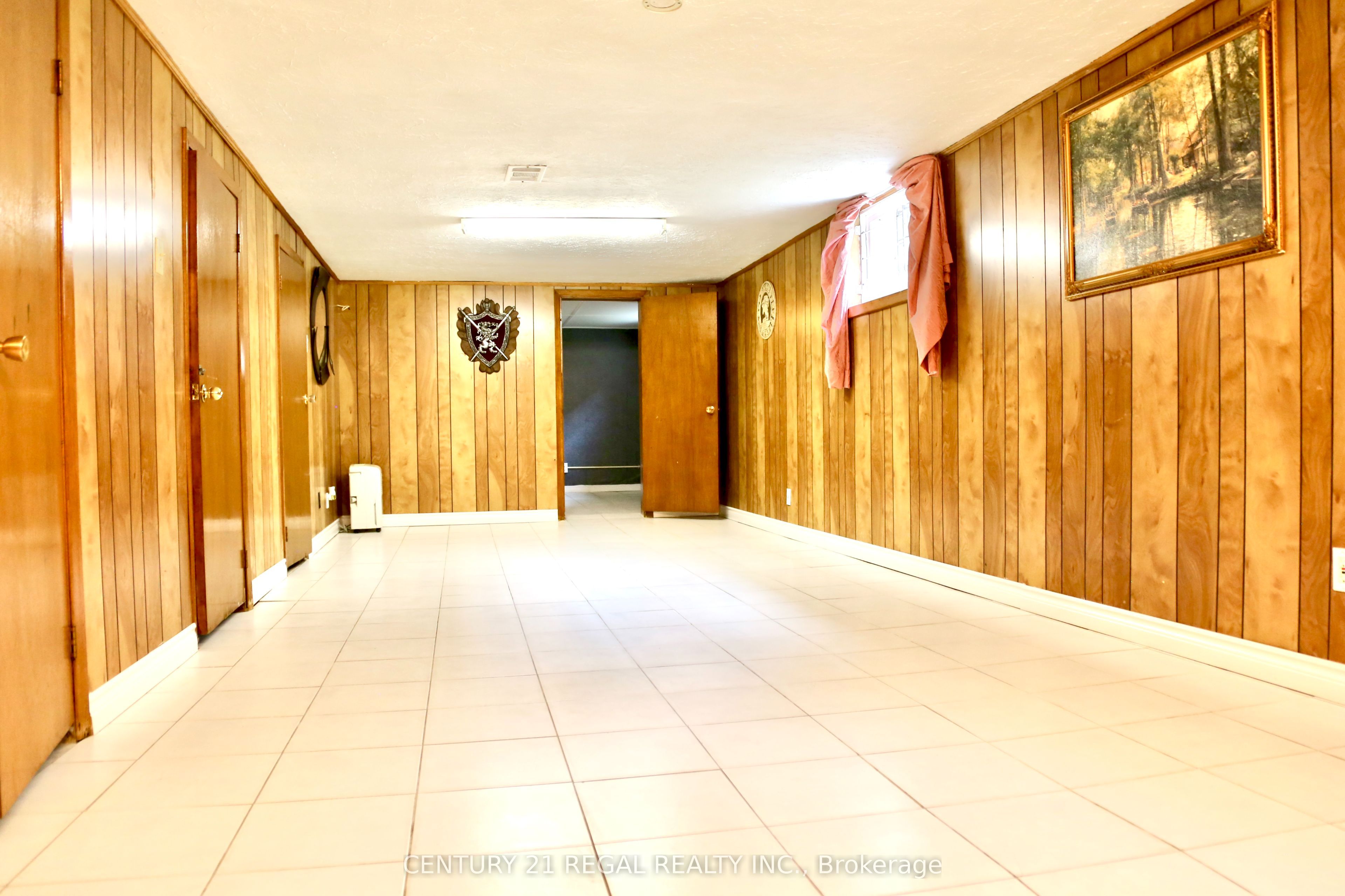 987 Victoria Park Avenue Property Photo 8