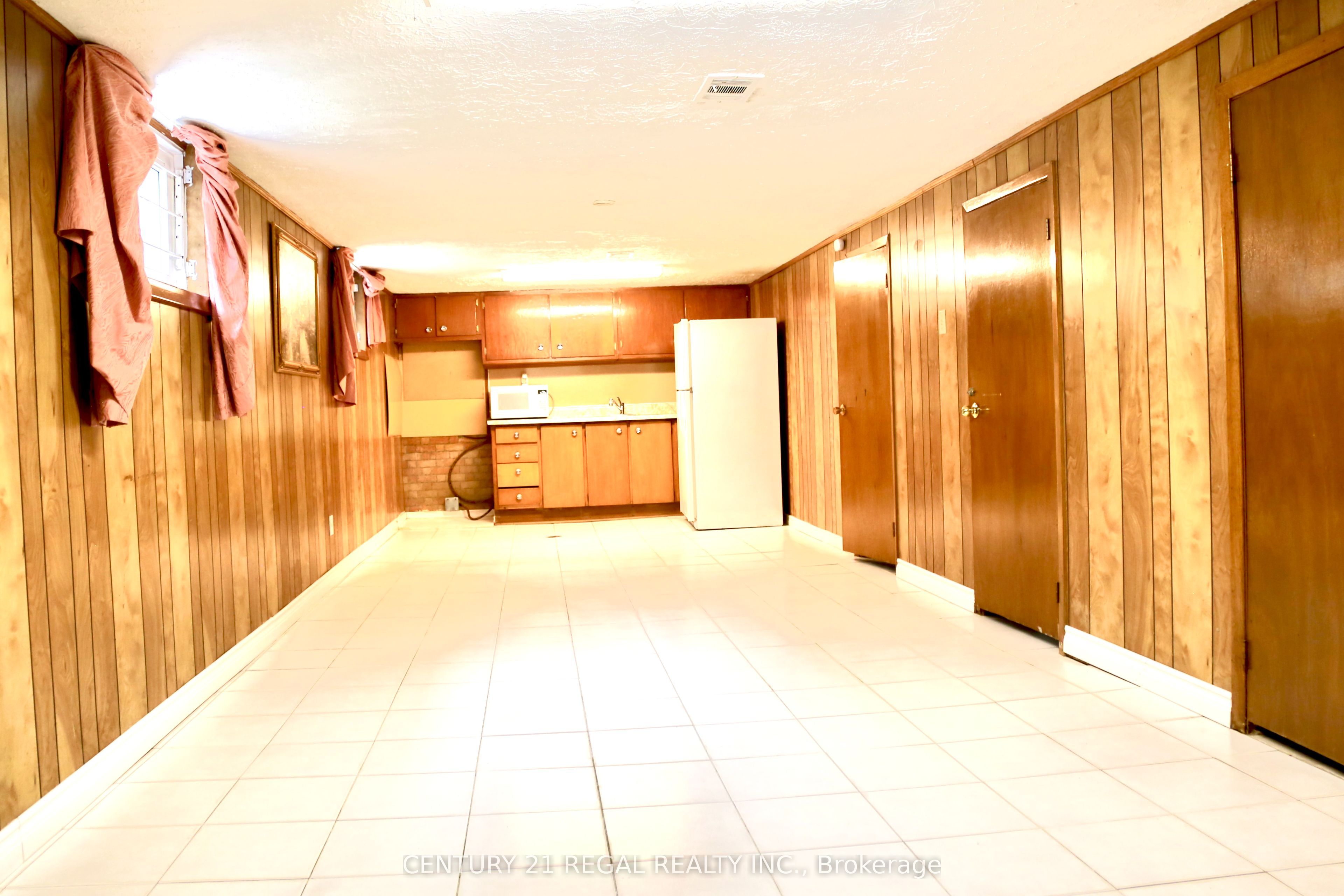 987 Victoria Park Avenue Property Photo 9