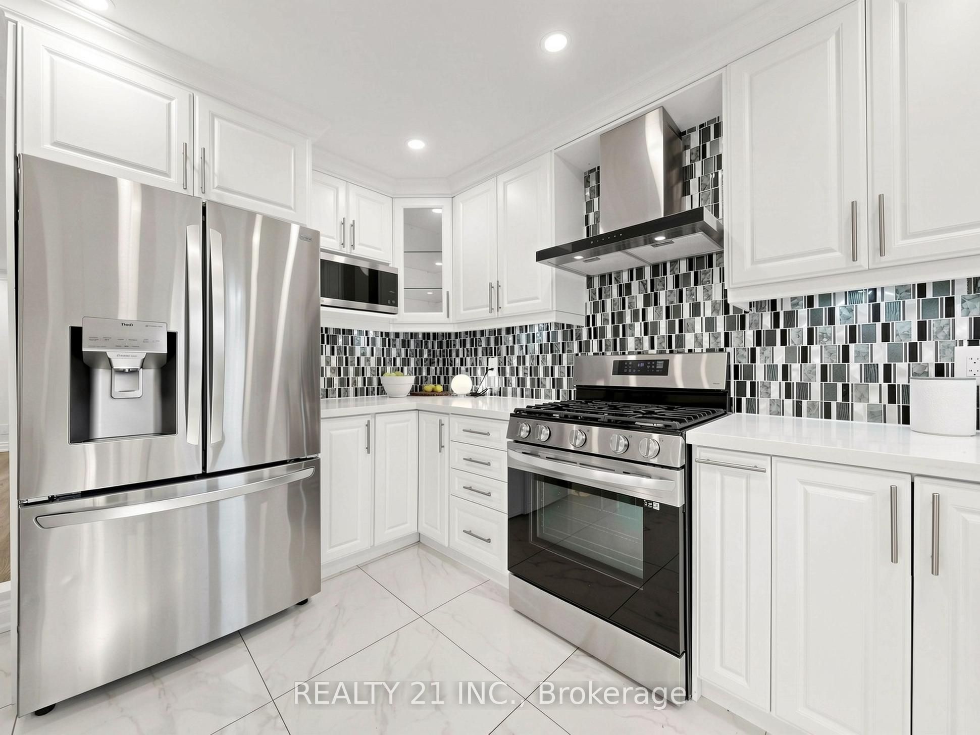 120 Queensbury Avenue Property Photo 18