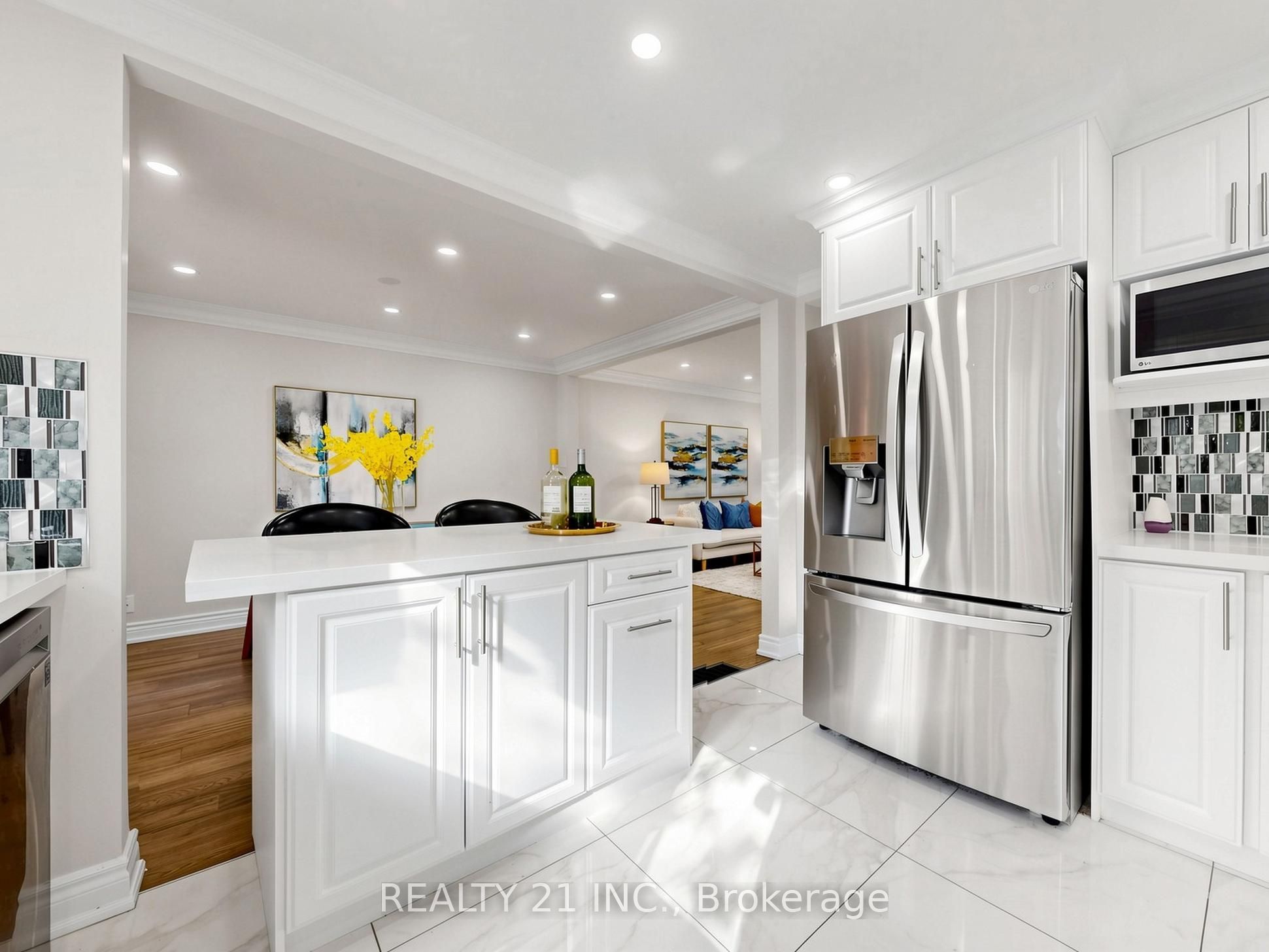 120 Queensbury Avenue Property Photo 19