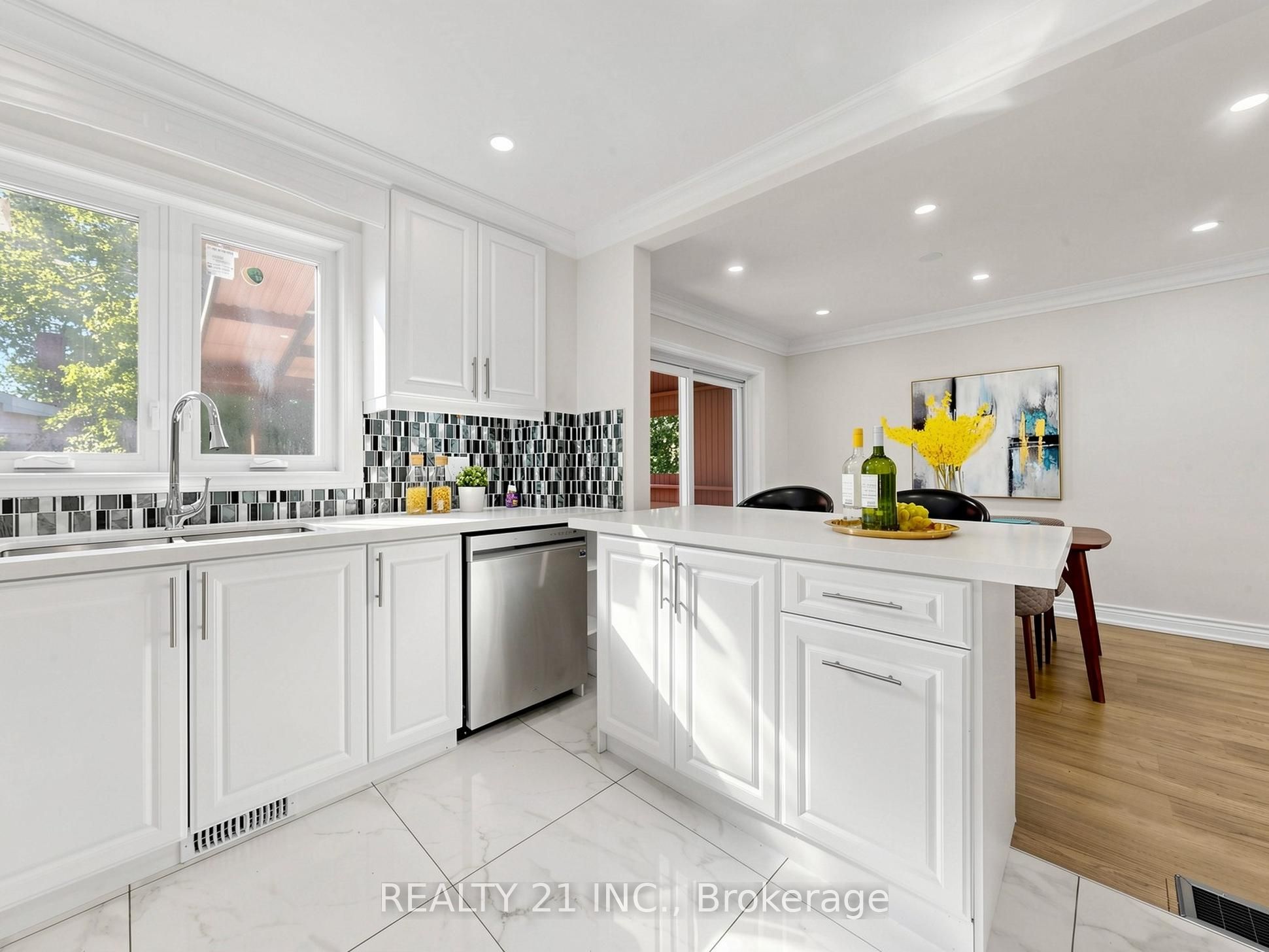 120 Queensbury Avenue Property Photo 20