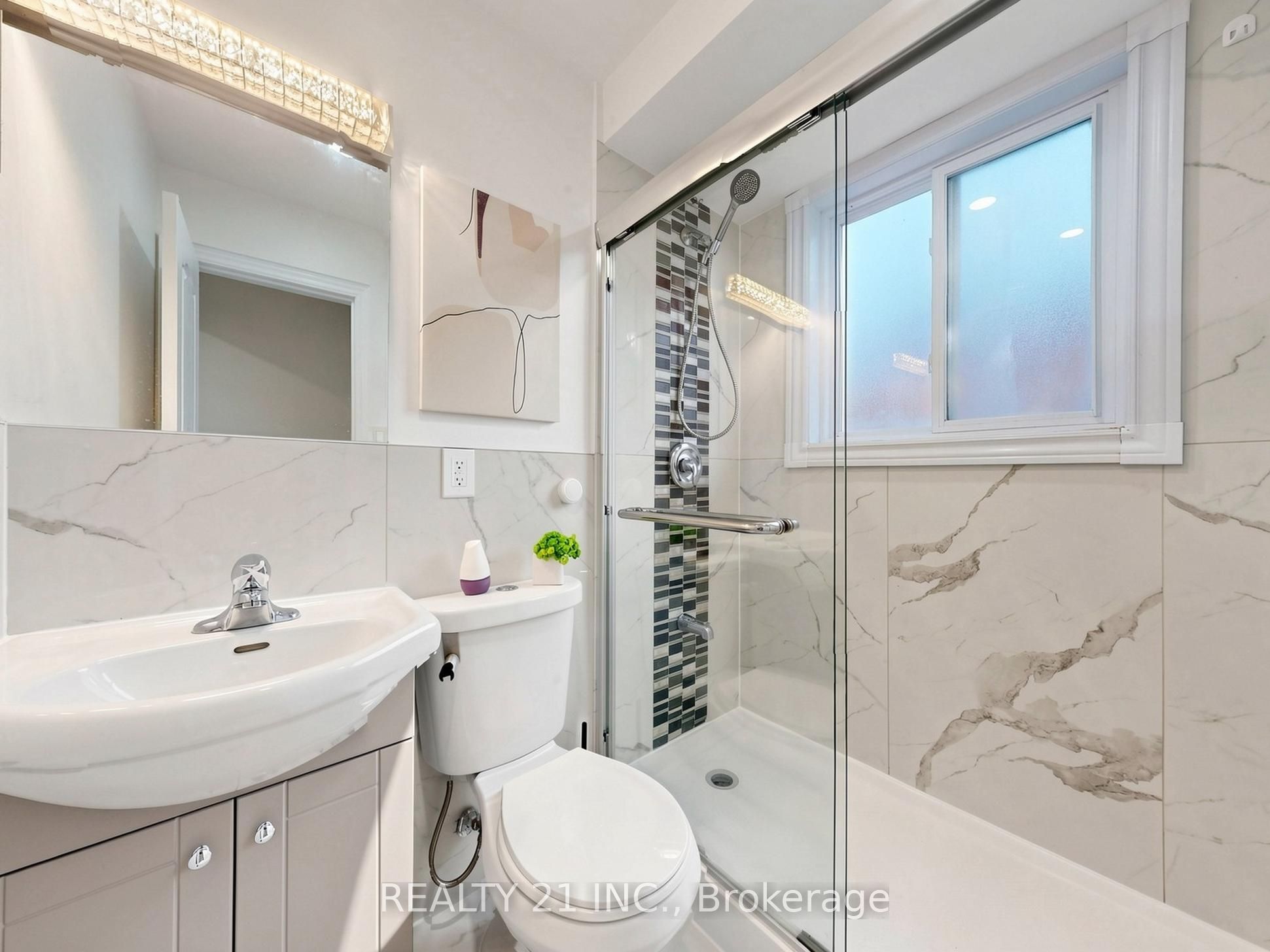 120 Queensbury Avenue Property Photo 21
