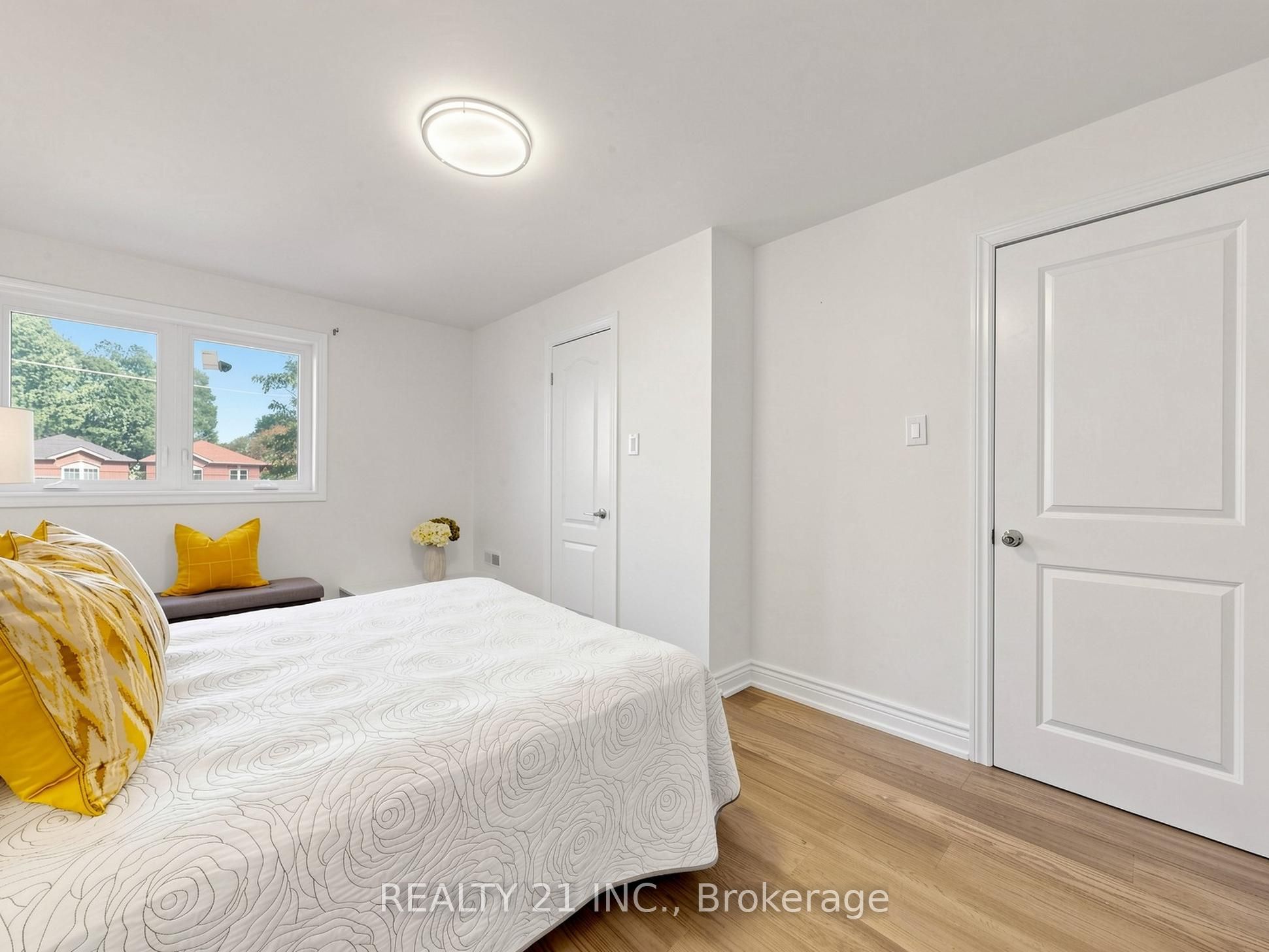 120 Queensbury Avenue Property Photo 23