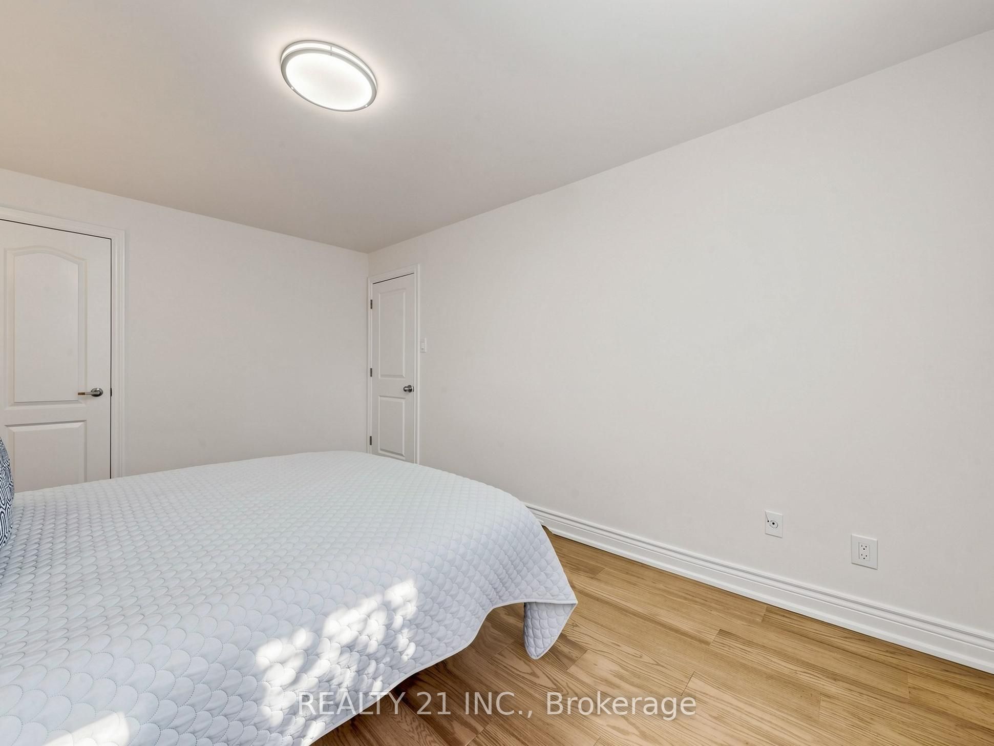120 Queensbury Avenue Property Photo 30