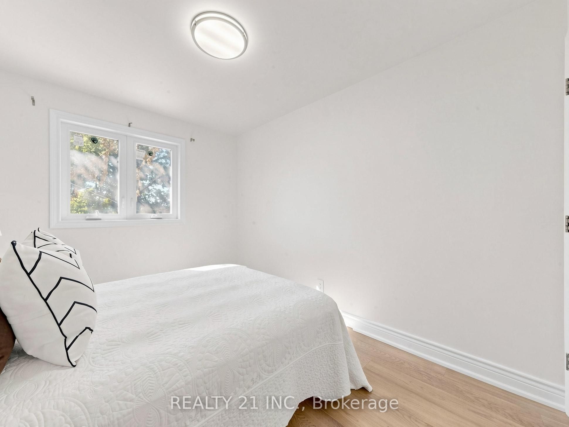 120 Queensbury Avenue Property Photo 32