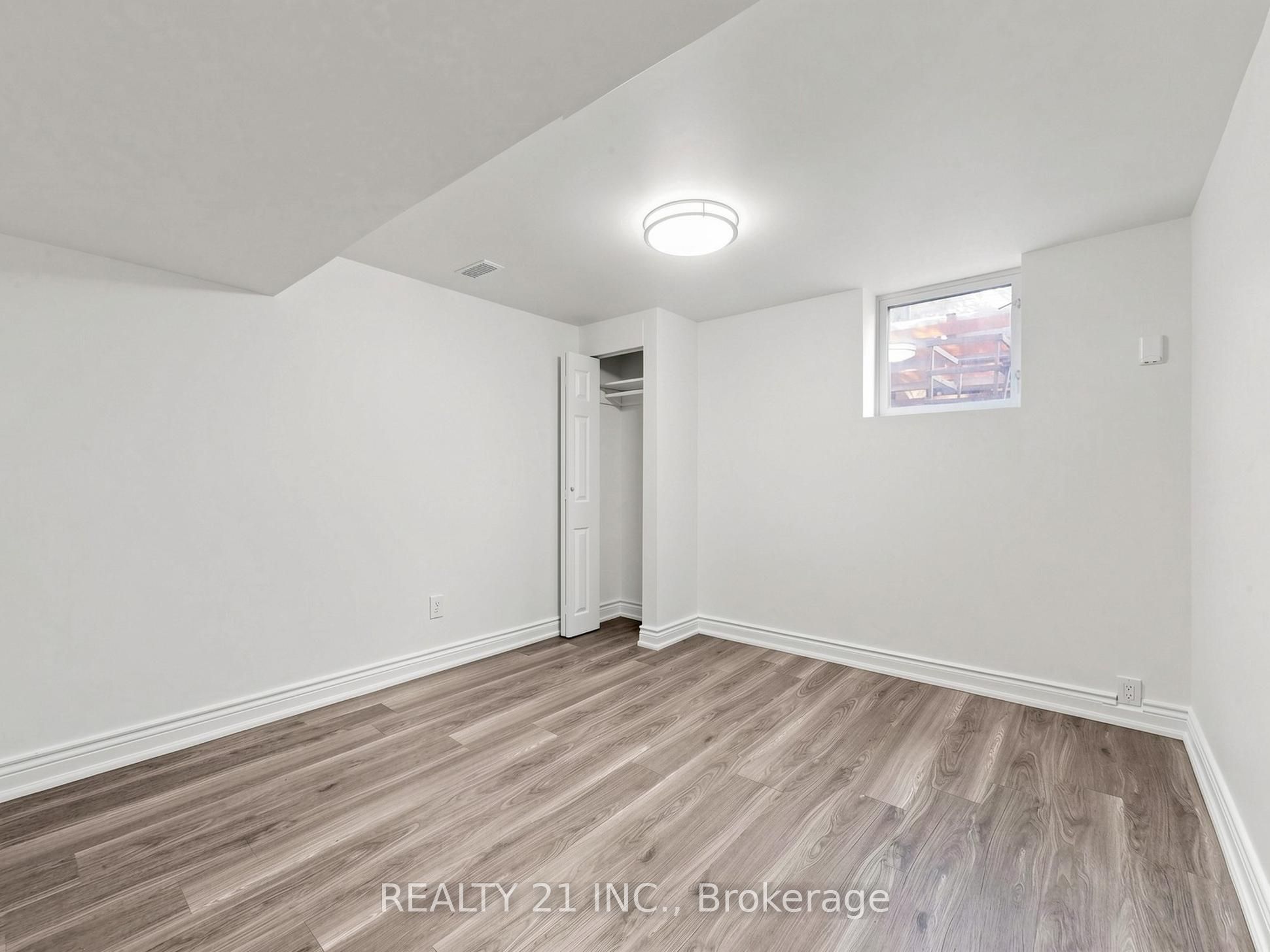 120 Queensbury Avenue Property Photo 37