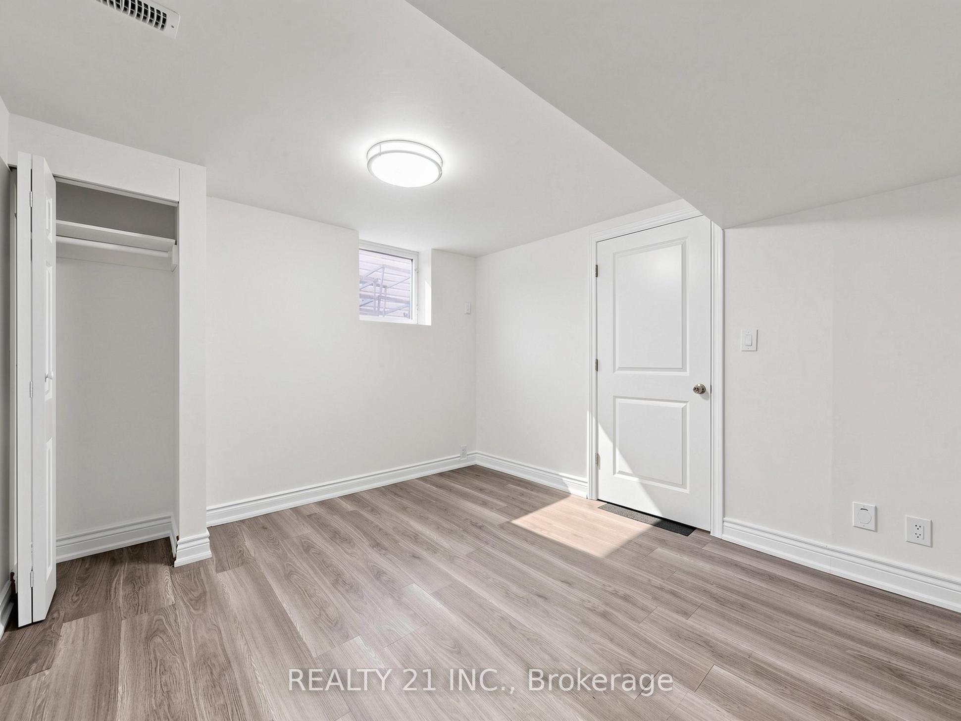 120 Queensbury Avenue Property Photo 38