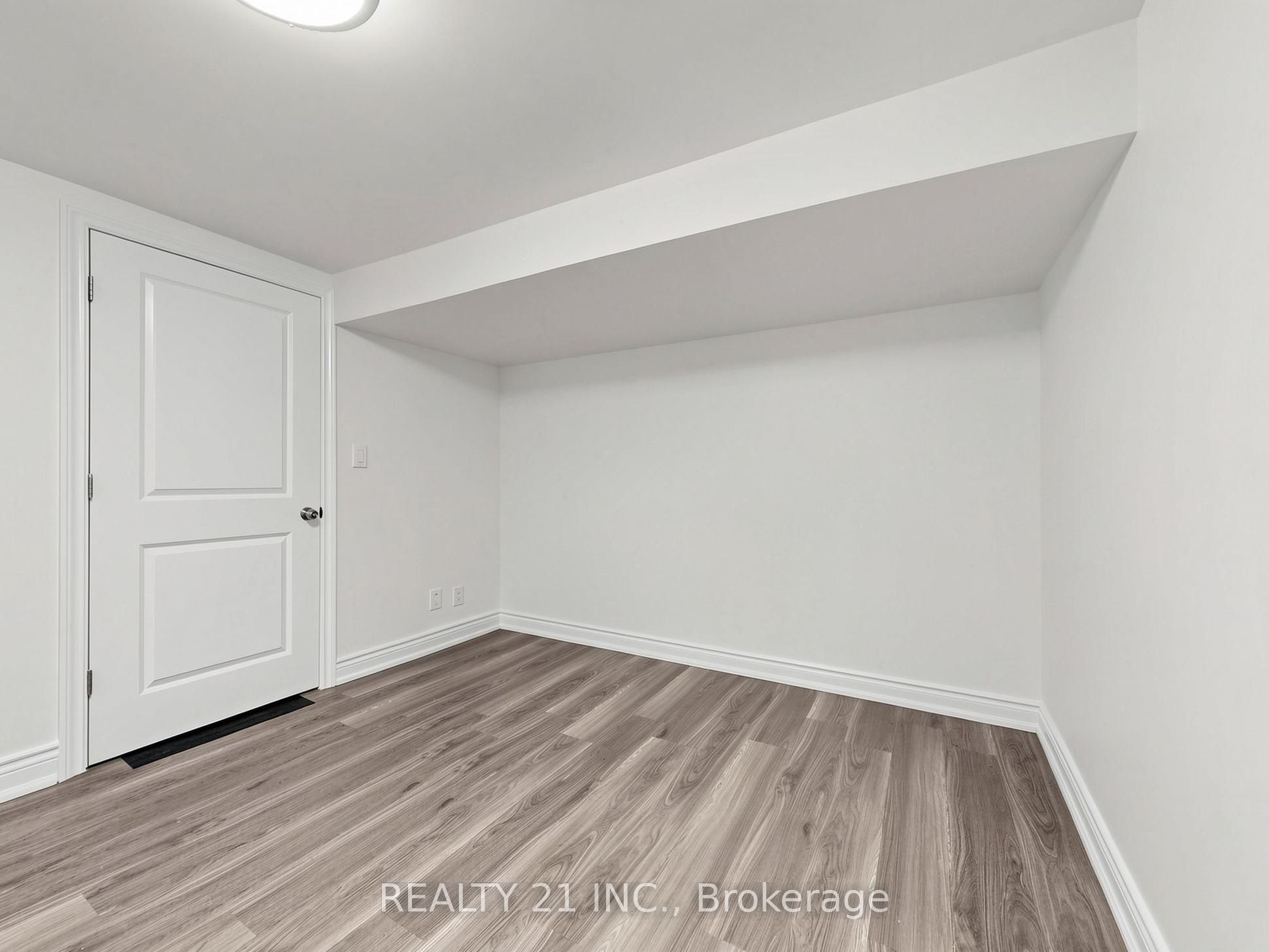 120 Queensbury Avenue Property Photo 39