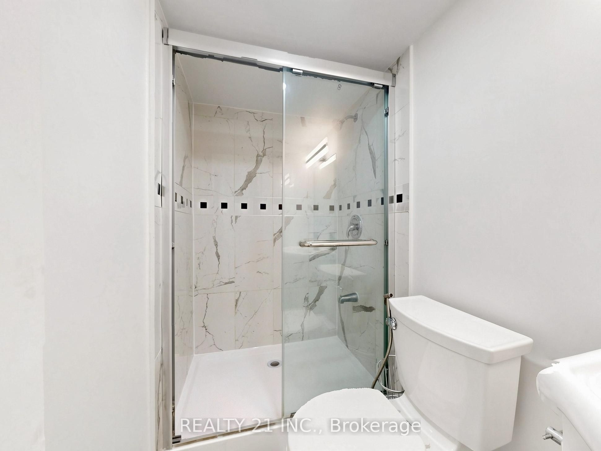 120 Queensbury Avenue Property Photo 43