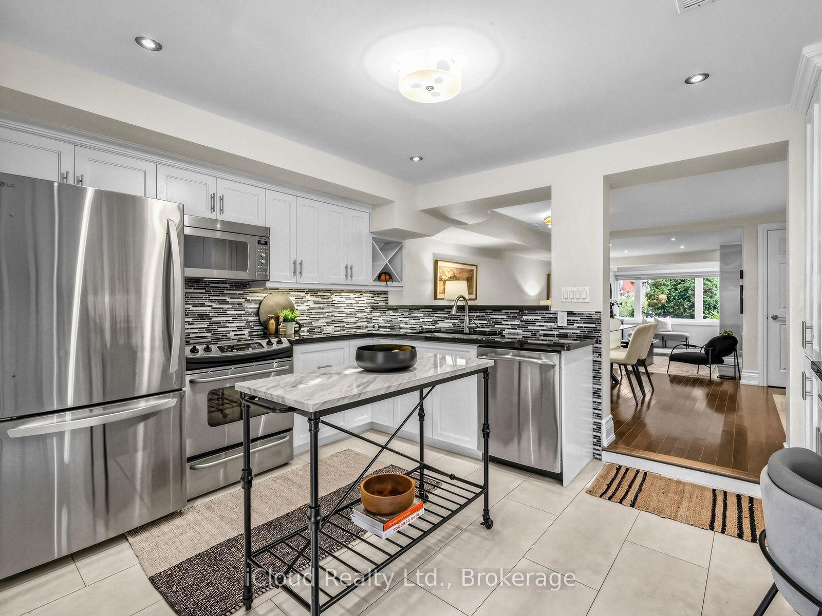 54 Arundel Avenue Property Photo 21