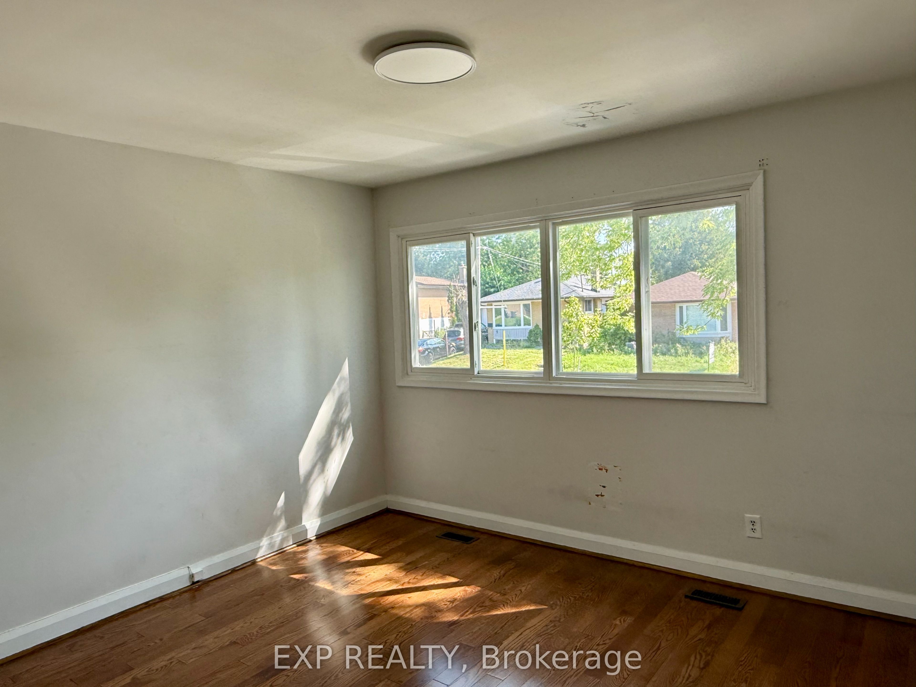 6 Mid Pines Road Upper Property Photo 14