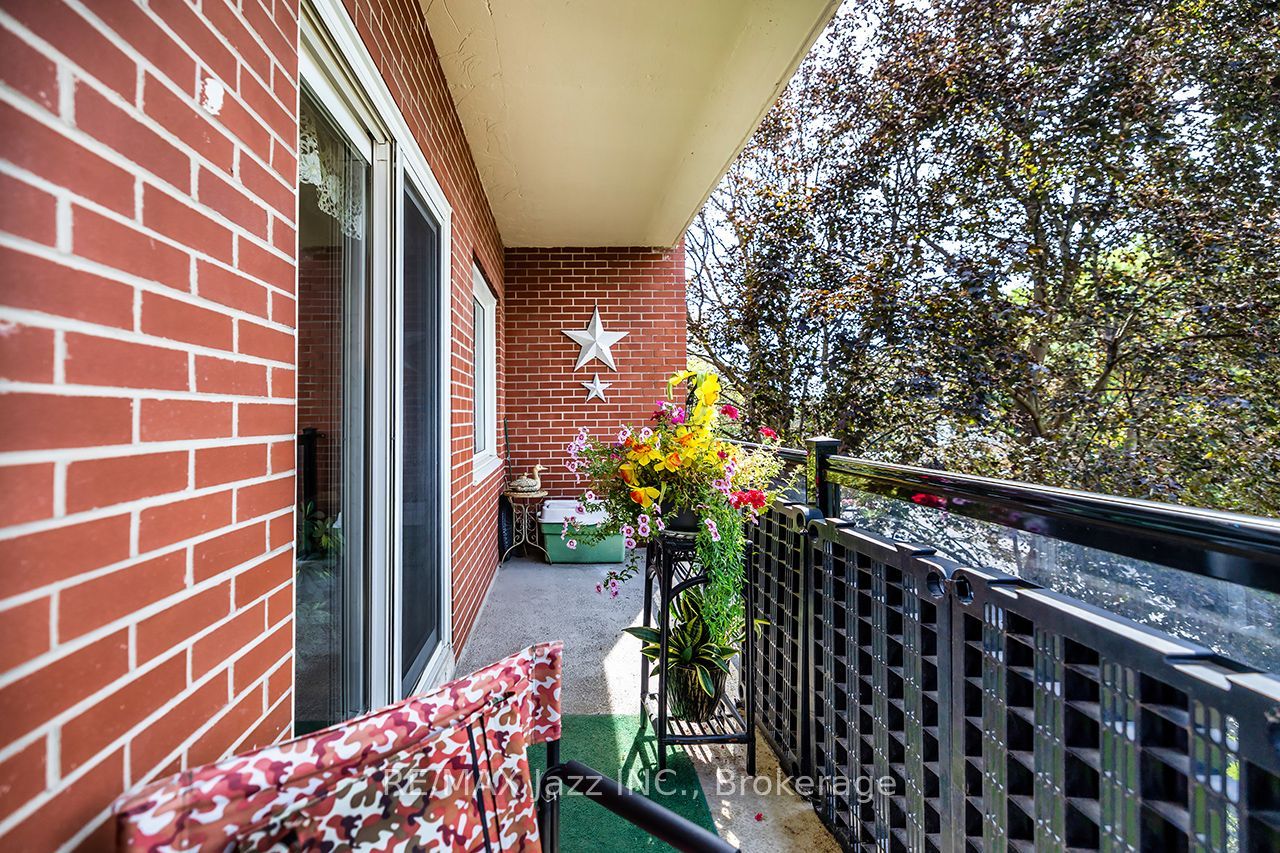 131 Taunton Road E 304 Property Photo 10