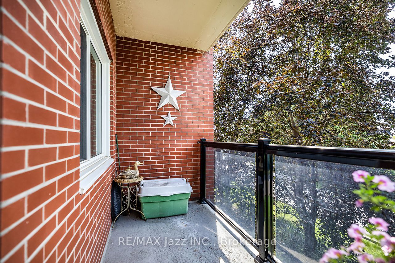 131 Taunton Road E 304 Property Photo 11