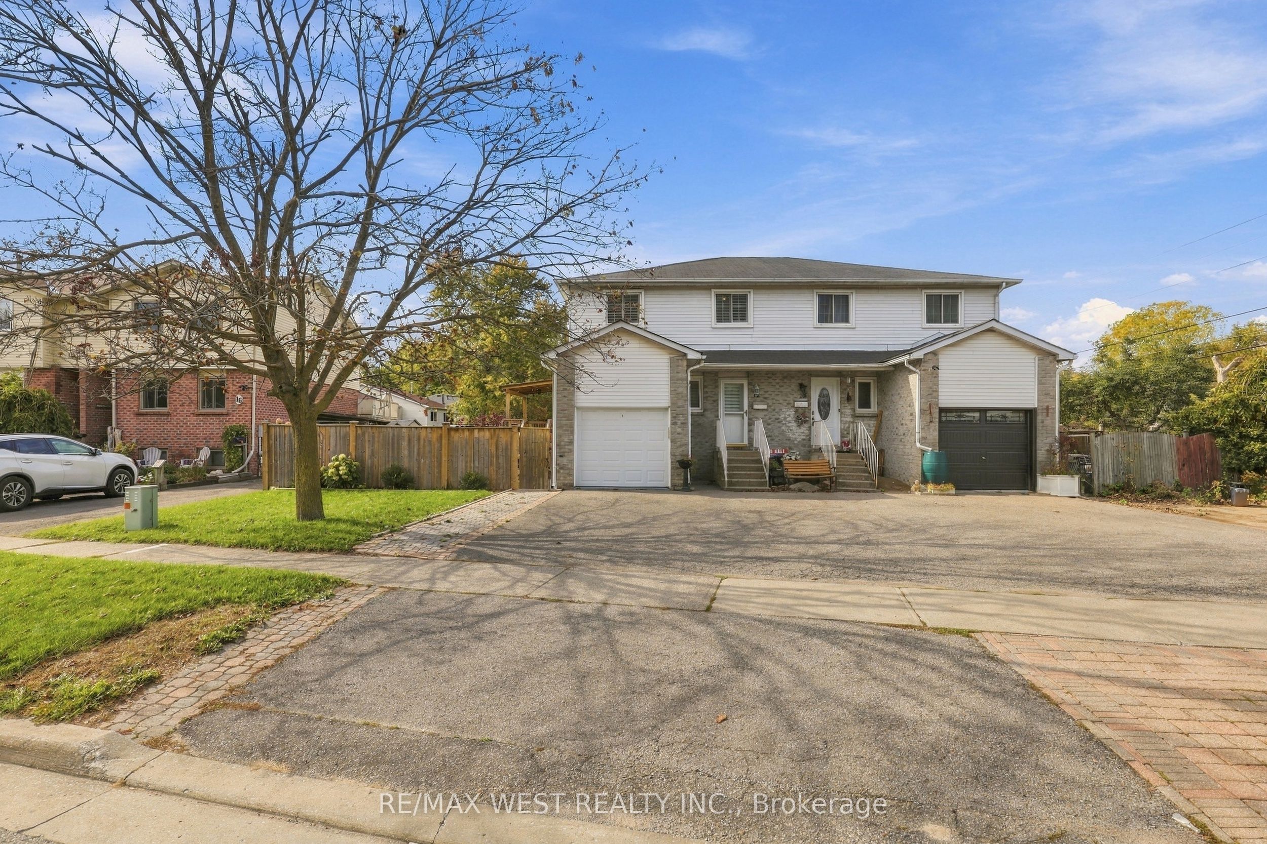 12 Waverly Street S Property Photo 1