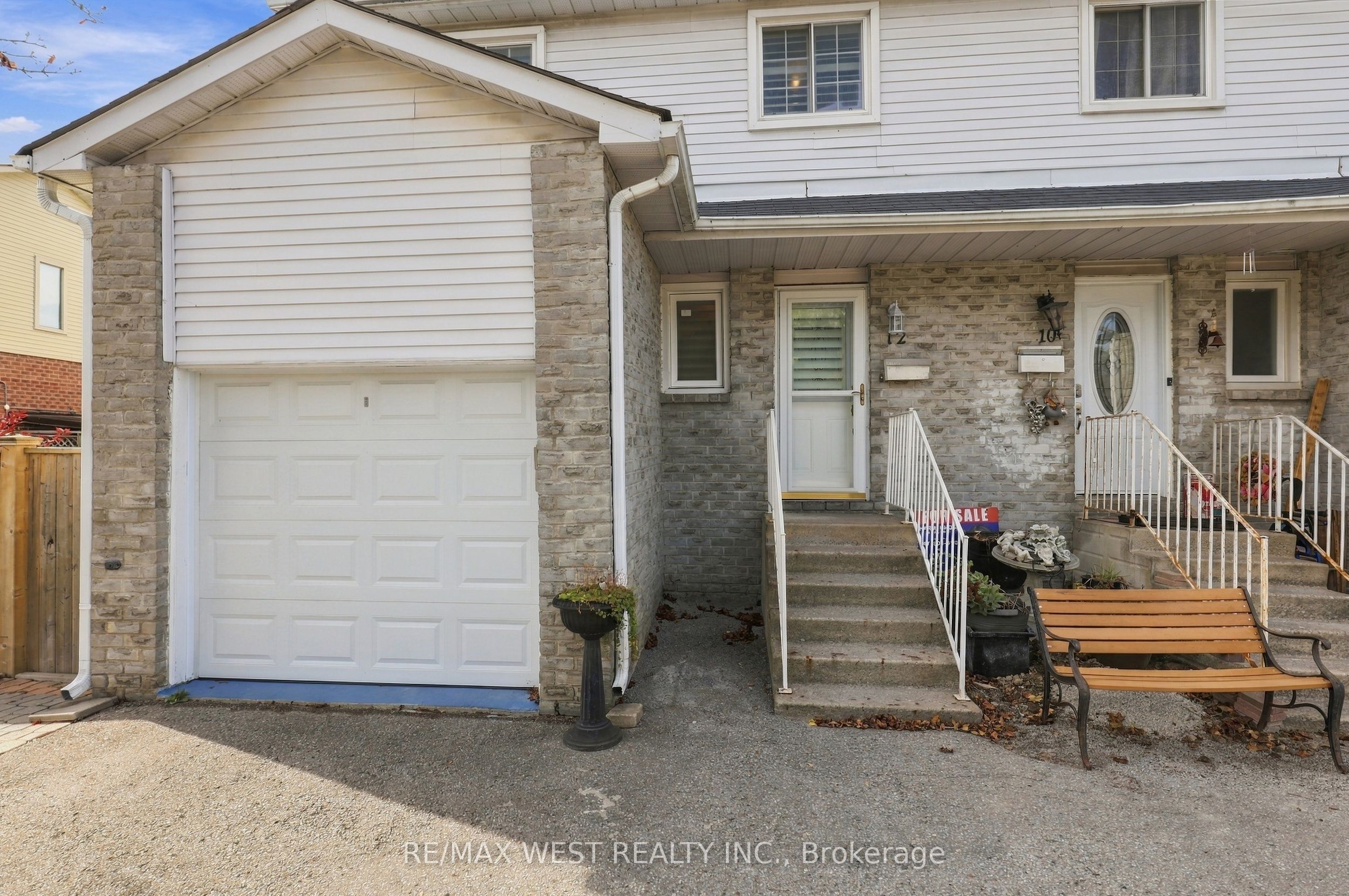 12 Waverly Street S Property Photo 3