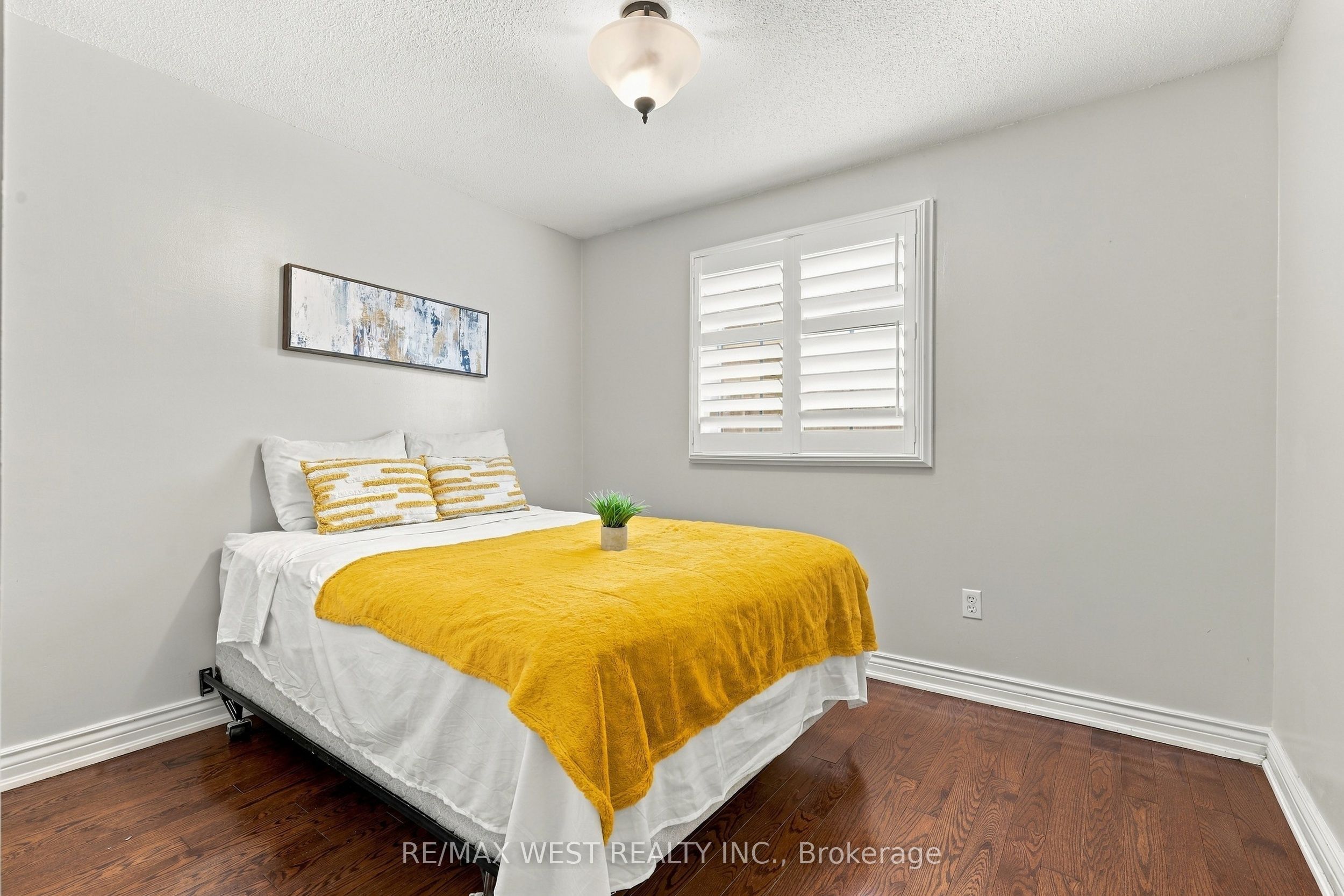 12 Waverly Street S Property Photo 20