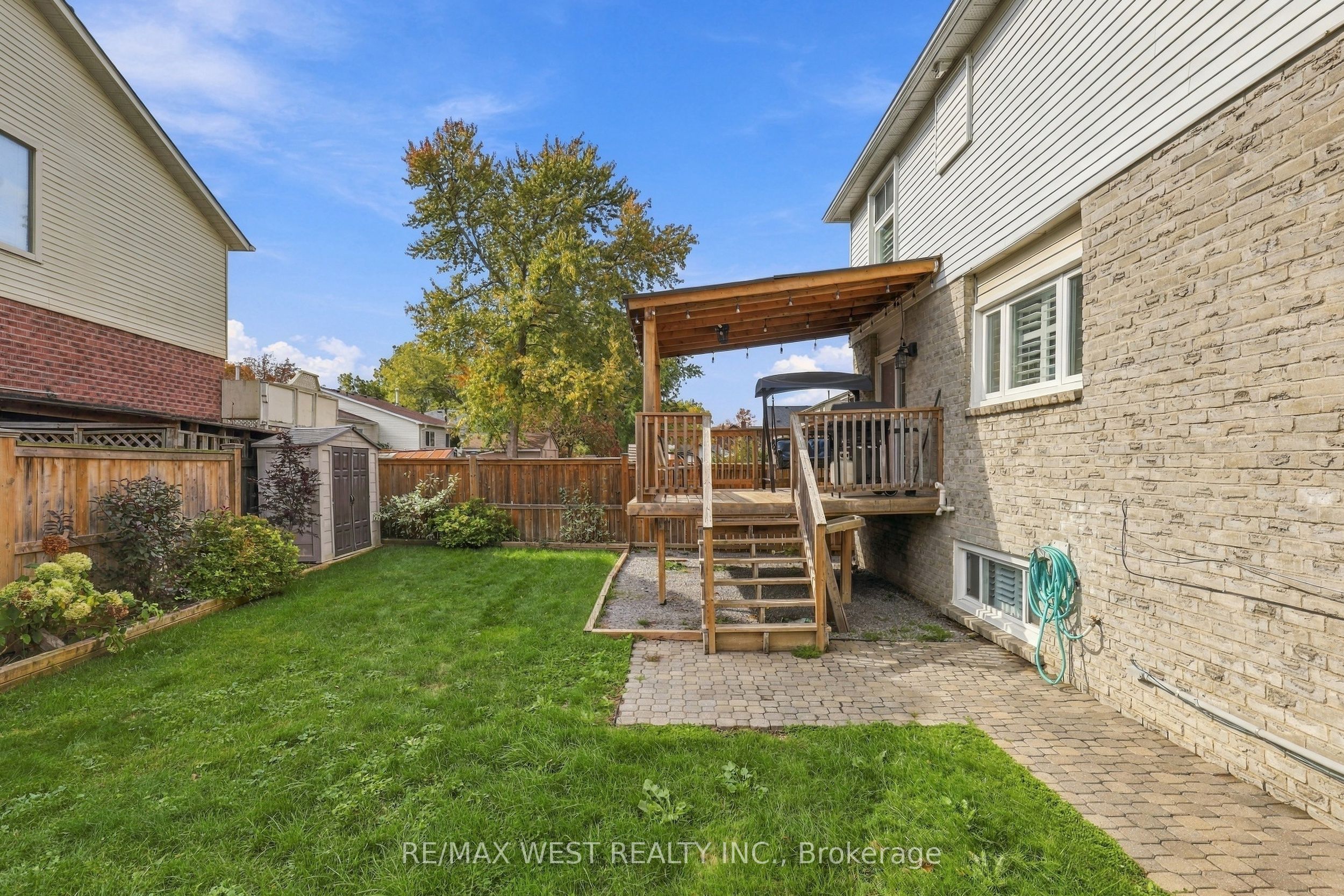 12 Waverly Street S Property Photo 32