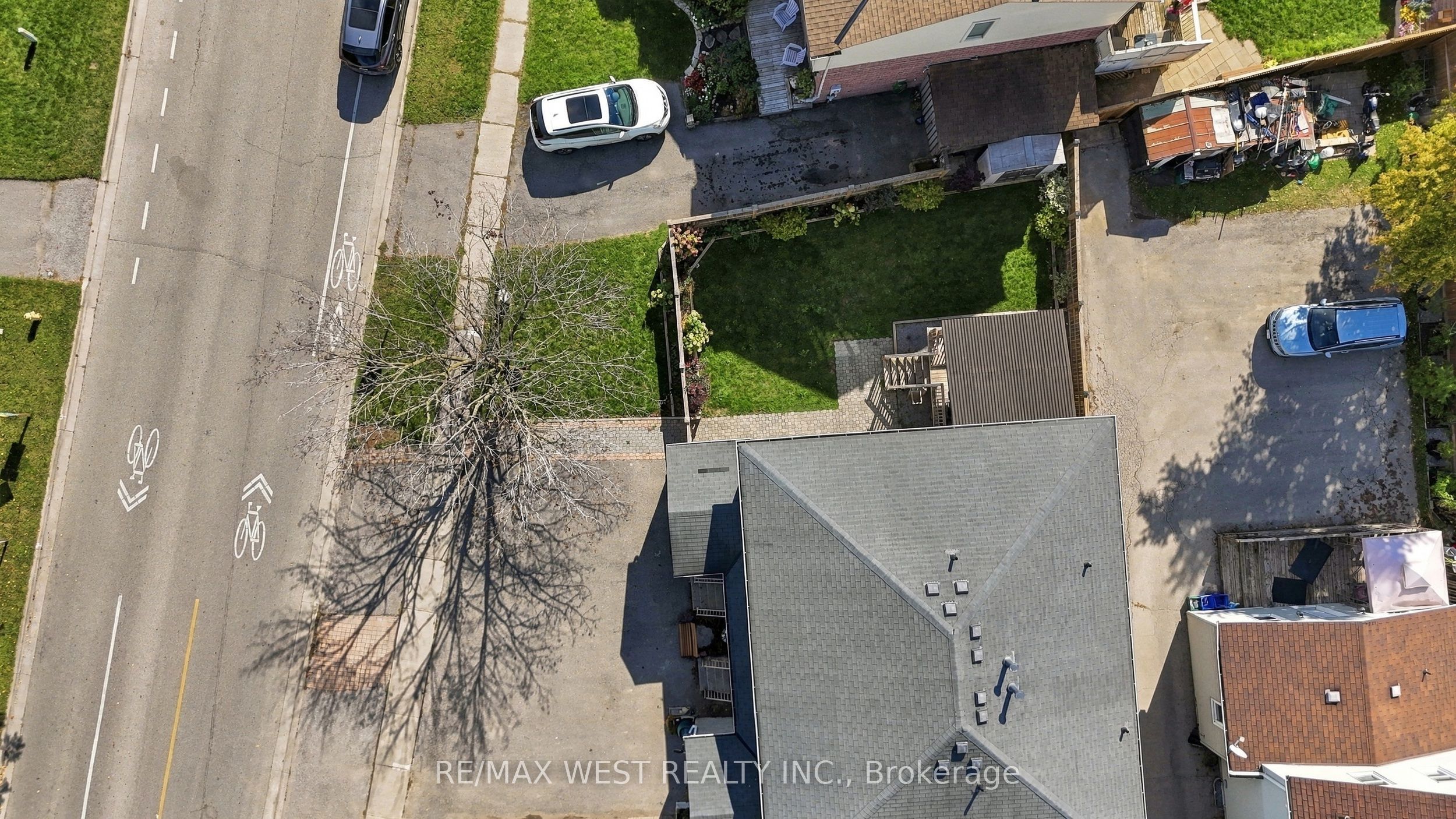 12 Waverly Street S Property Photo 33