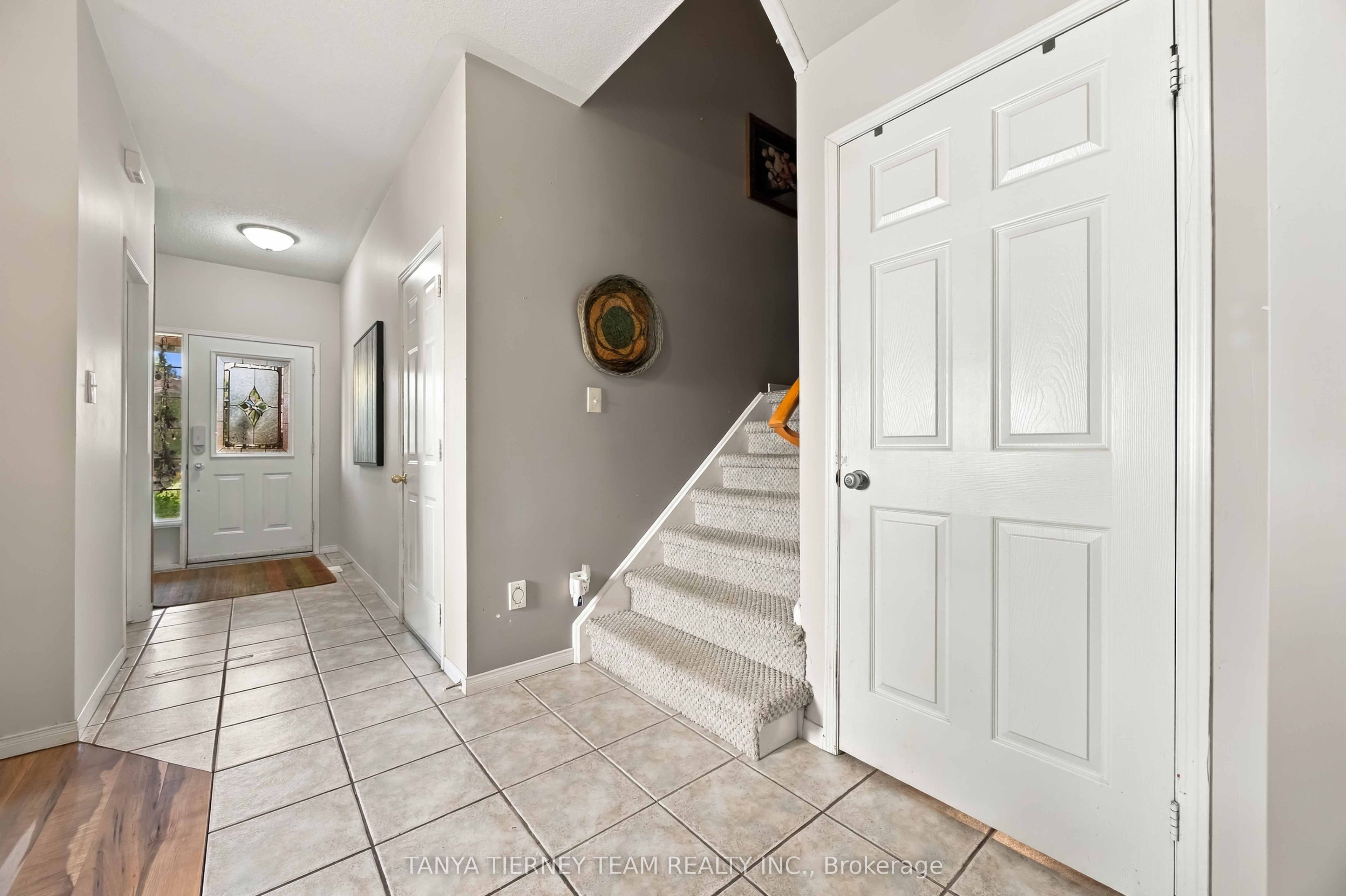 228 Shadow Place Property Photo 9