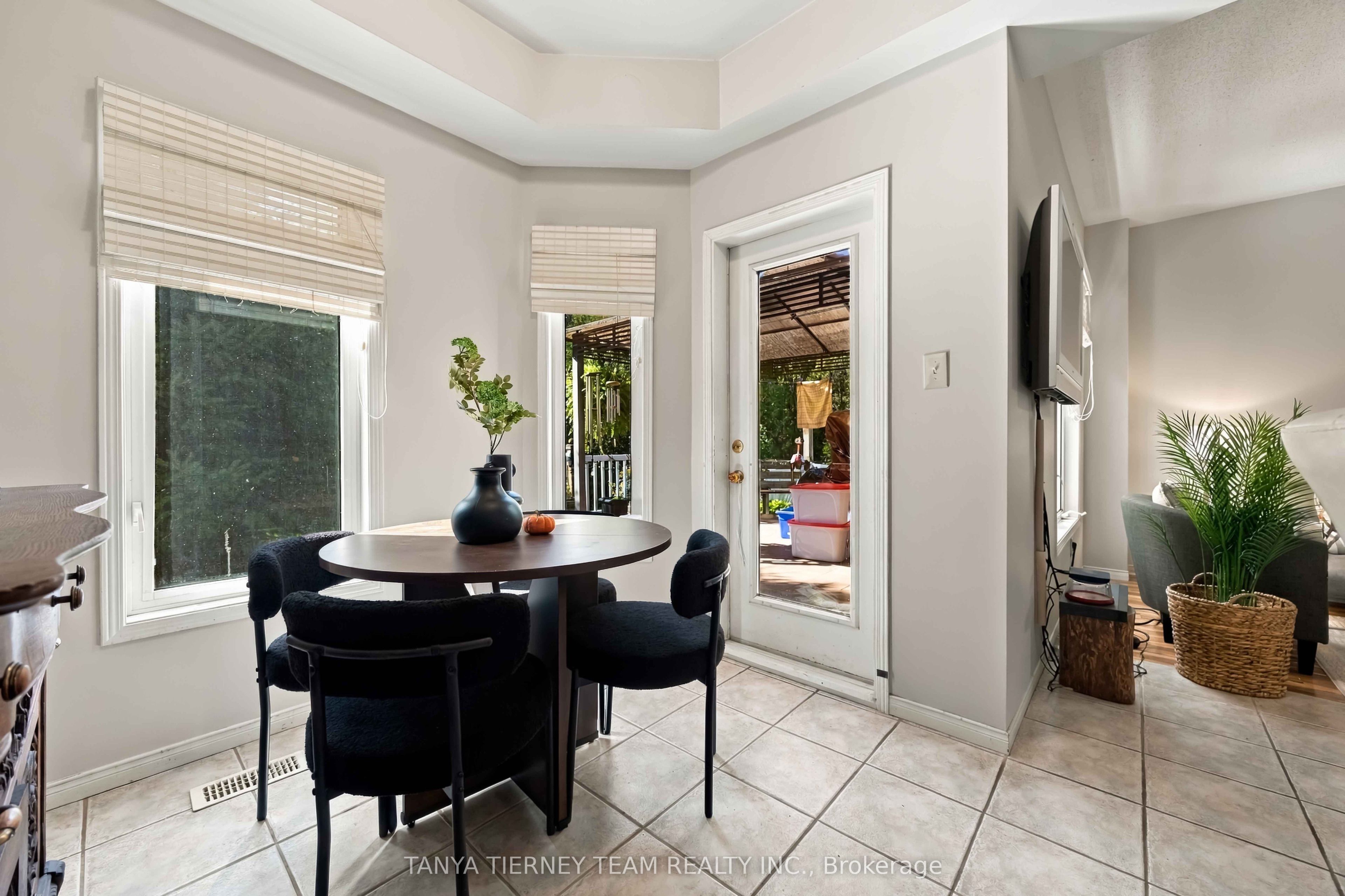 228 Shadow Place Property Photo 24